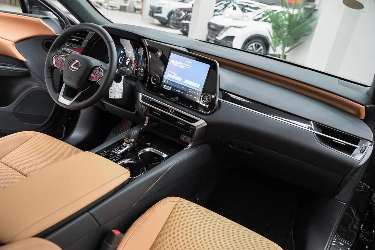 Lexus RX 2025, черный, ДЦ Орехово