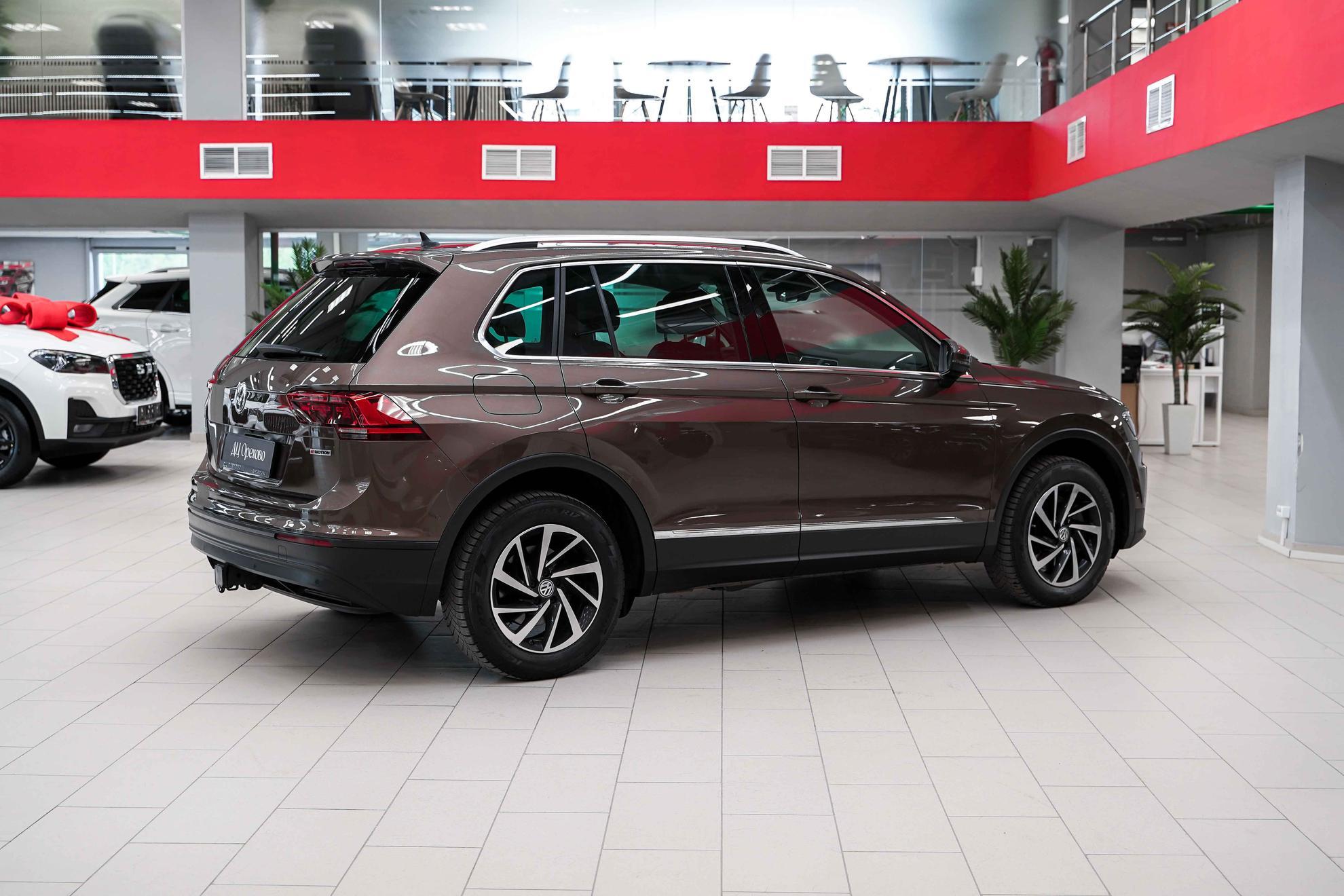 Volkswagen Tiguan 2018, коричневый, ДЦ Орехово