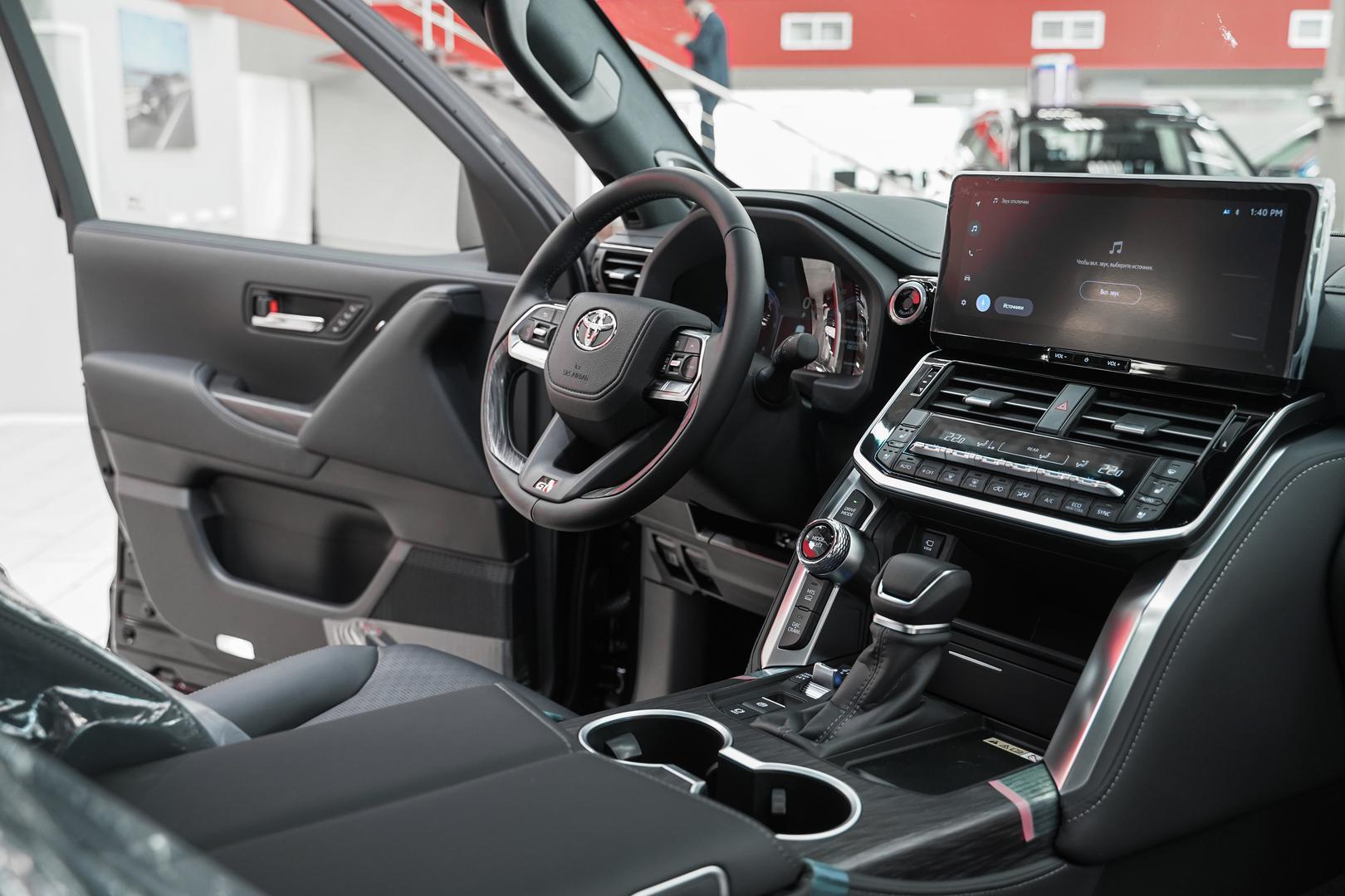 Toyota Land Cruiser 2025, черный, ДЦ Орехово