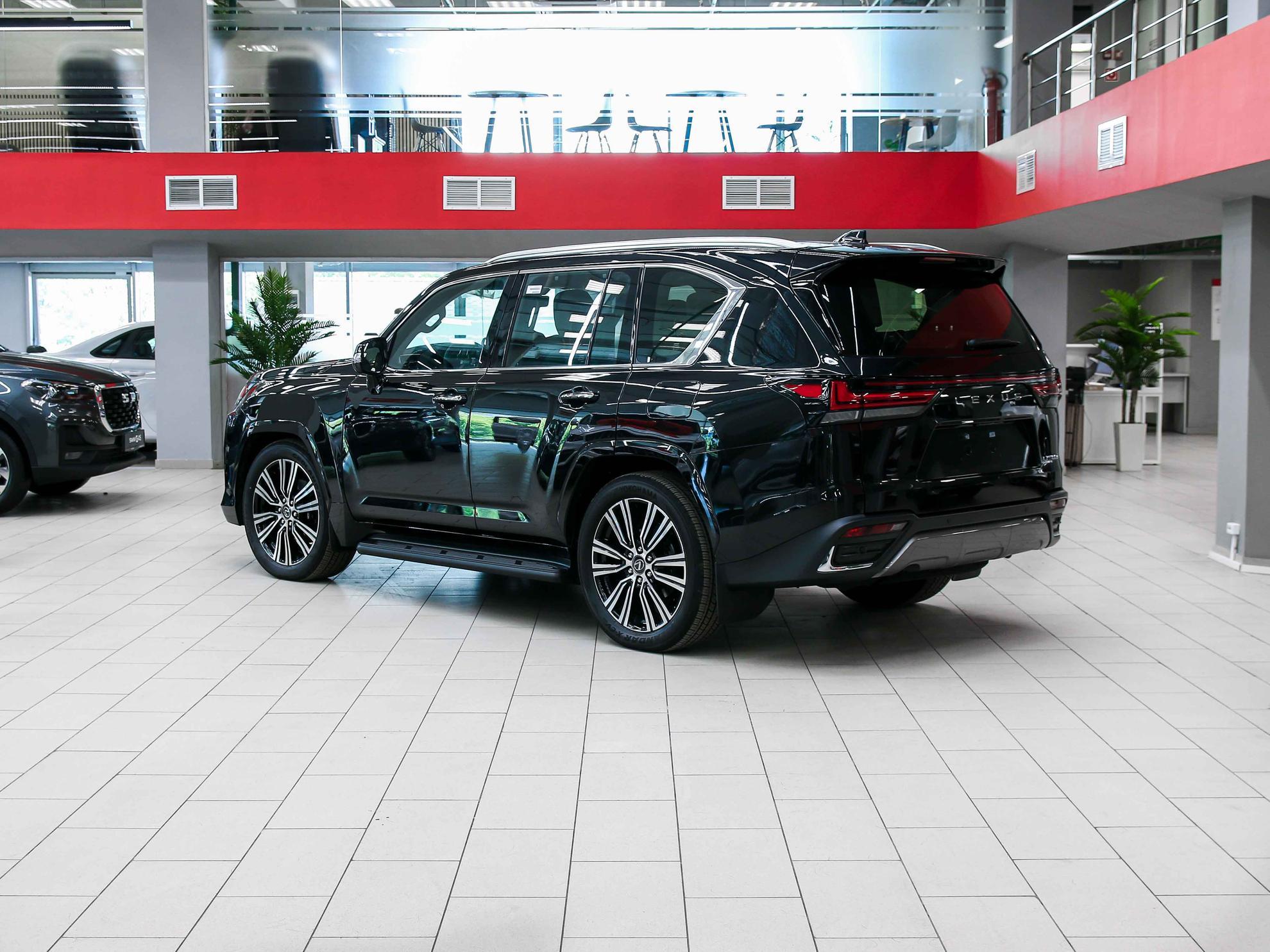 Lexus LX 2026, черный, ДЦ Орехово