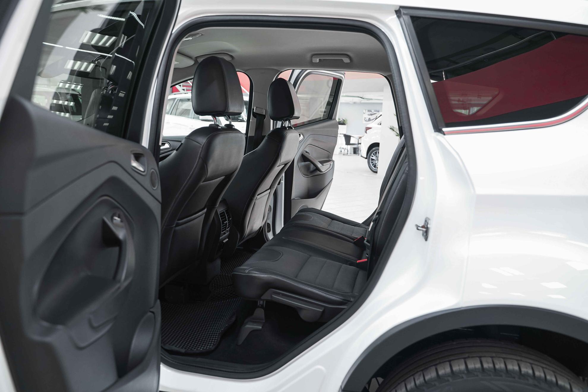 Ford Kuga 2013, белый, ДЦ Орехово