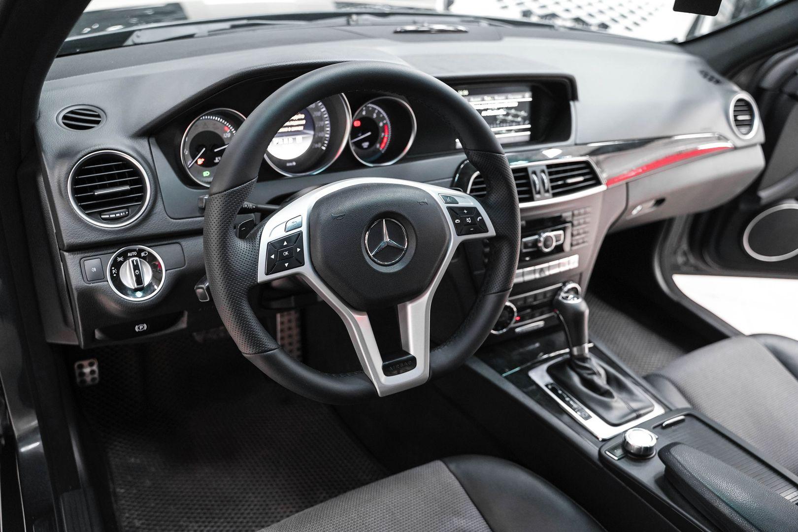 Mercedes-Benz C-Класс 2011, черный, ДЦ Орехово