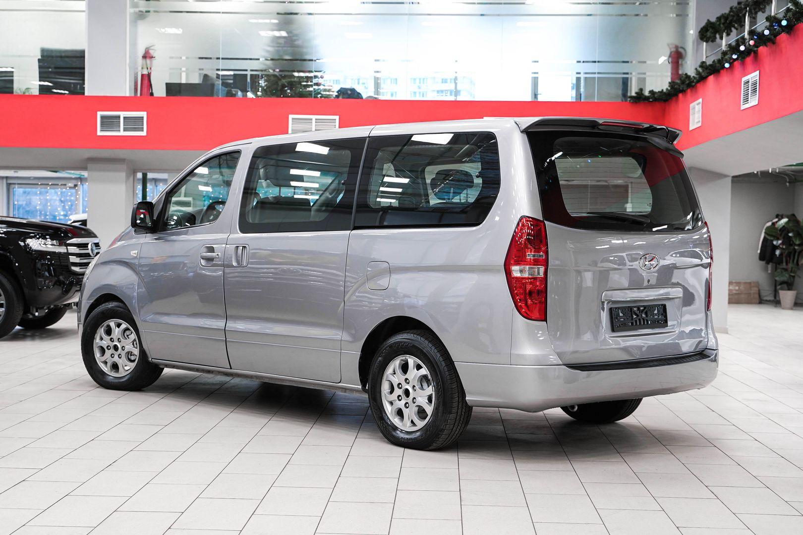 Hyundai Grand Starex 2011, серый, ДЦ Орехово
