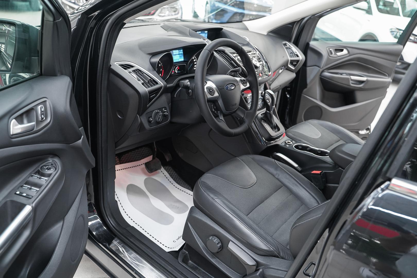 Ford Kuga 2015, черный, ДЦ Орехово