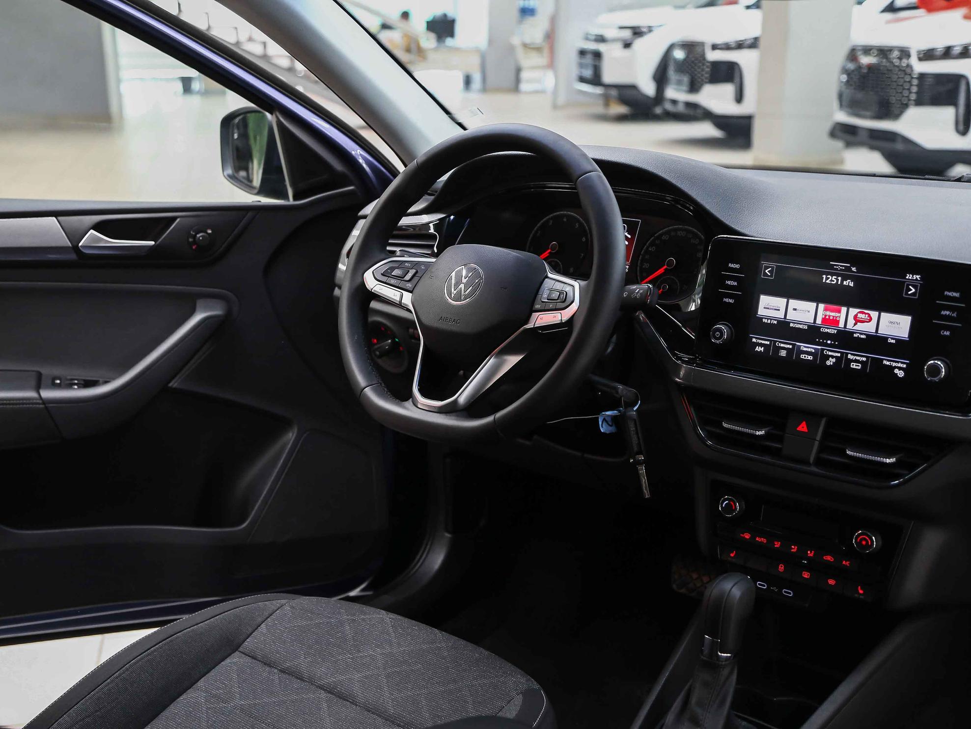 Volkswagen Polo 2020, синий, ДЦ Орехово