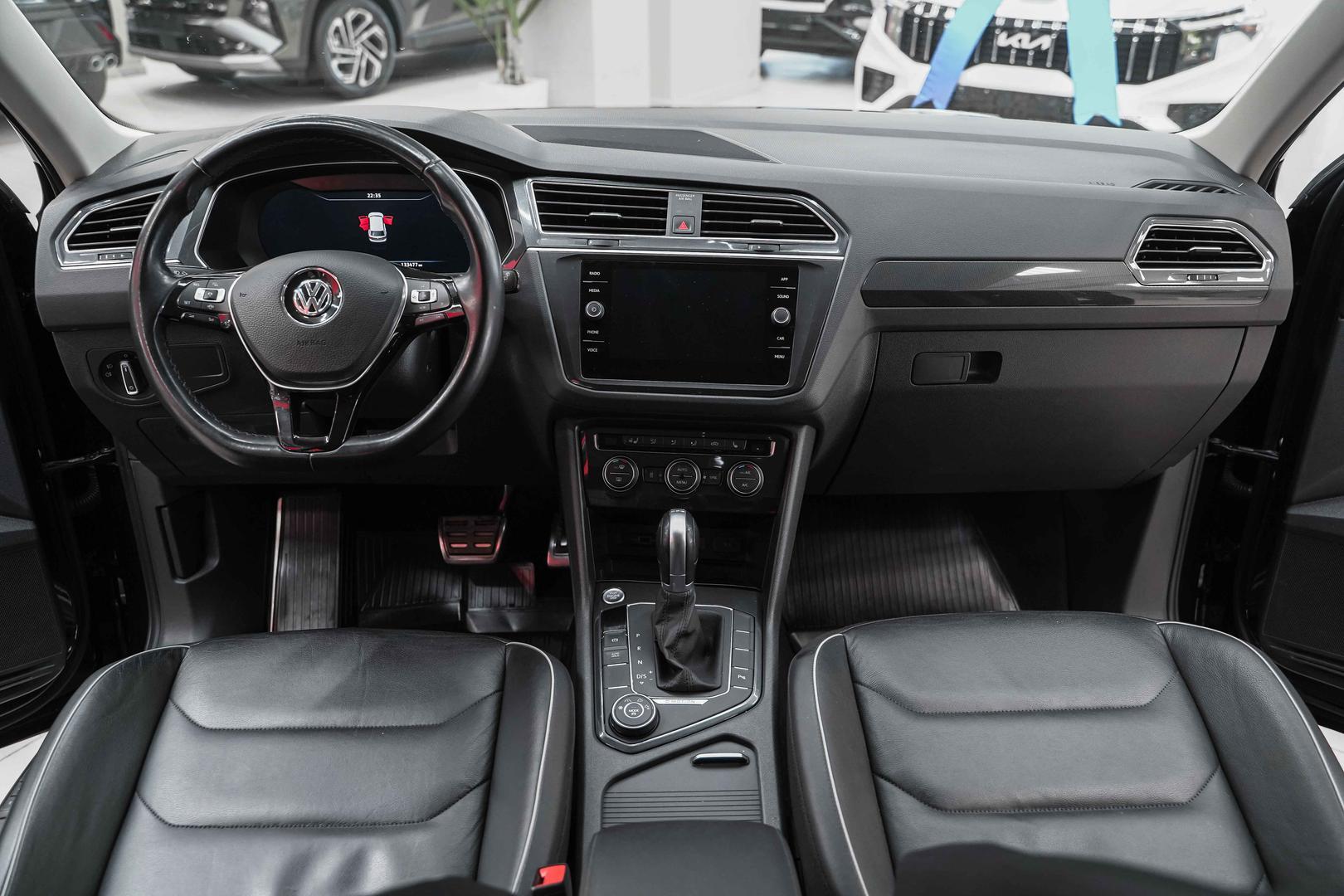 Volkswagen Tiguan 2018, черный, ДЦ Орехово