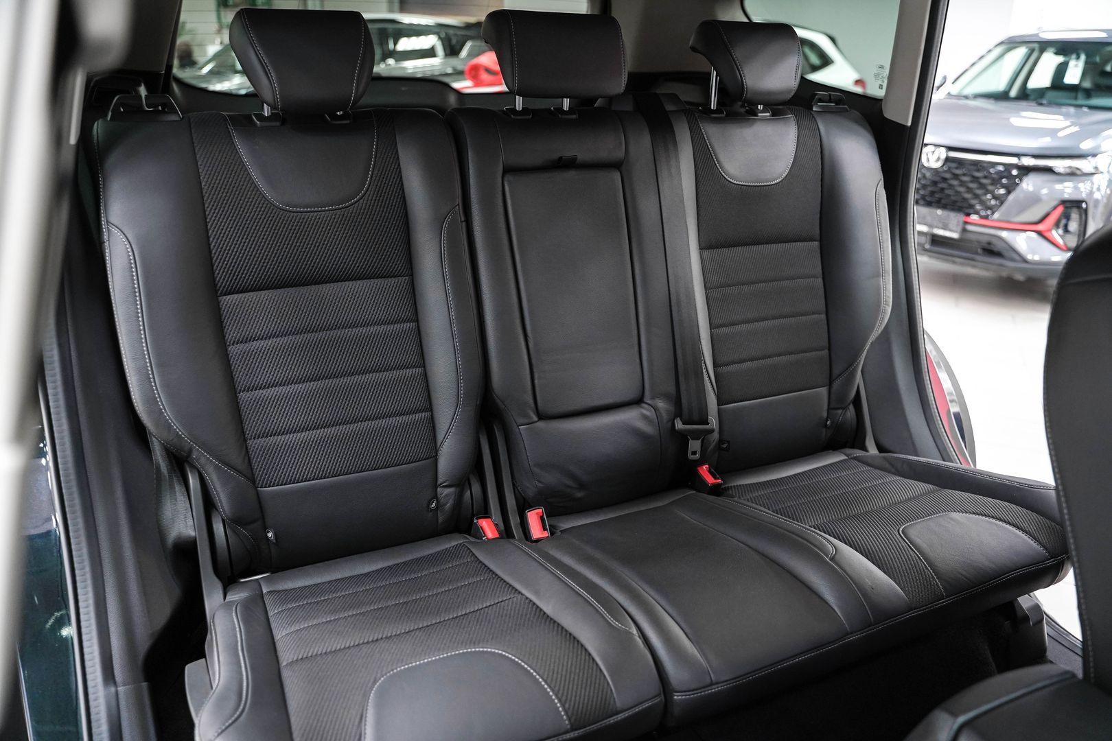 Ford Kuga 2013, черный, ДЦ Орехово