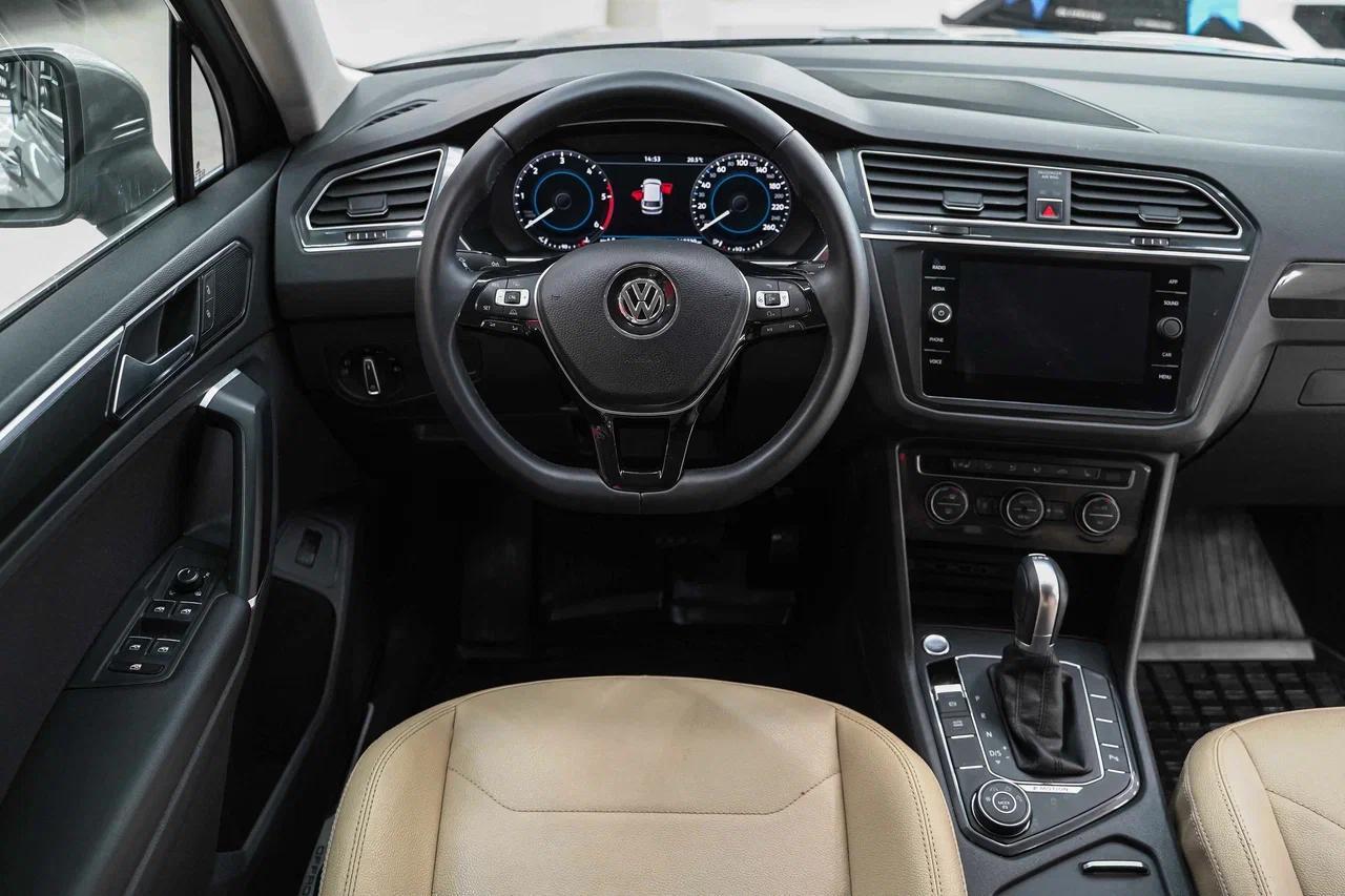 Volkswagen Tiguan 2017, серебряный, ДЦ Орехово