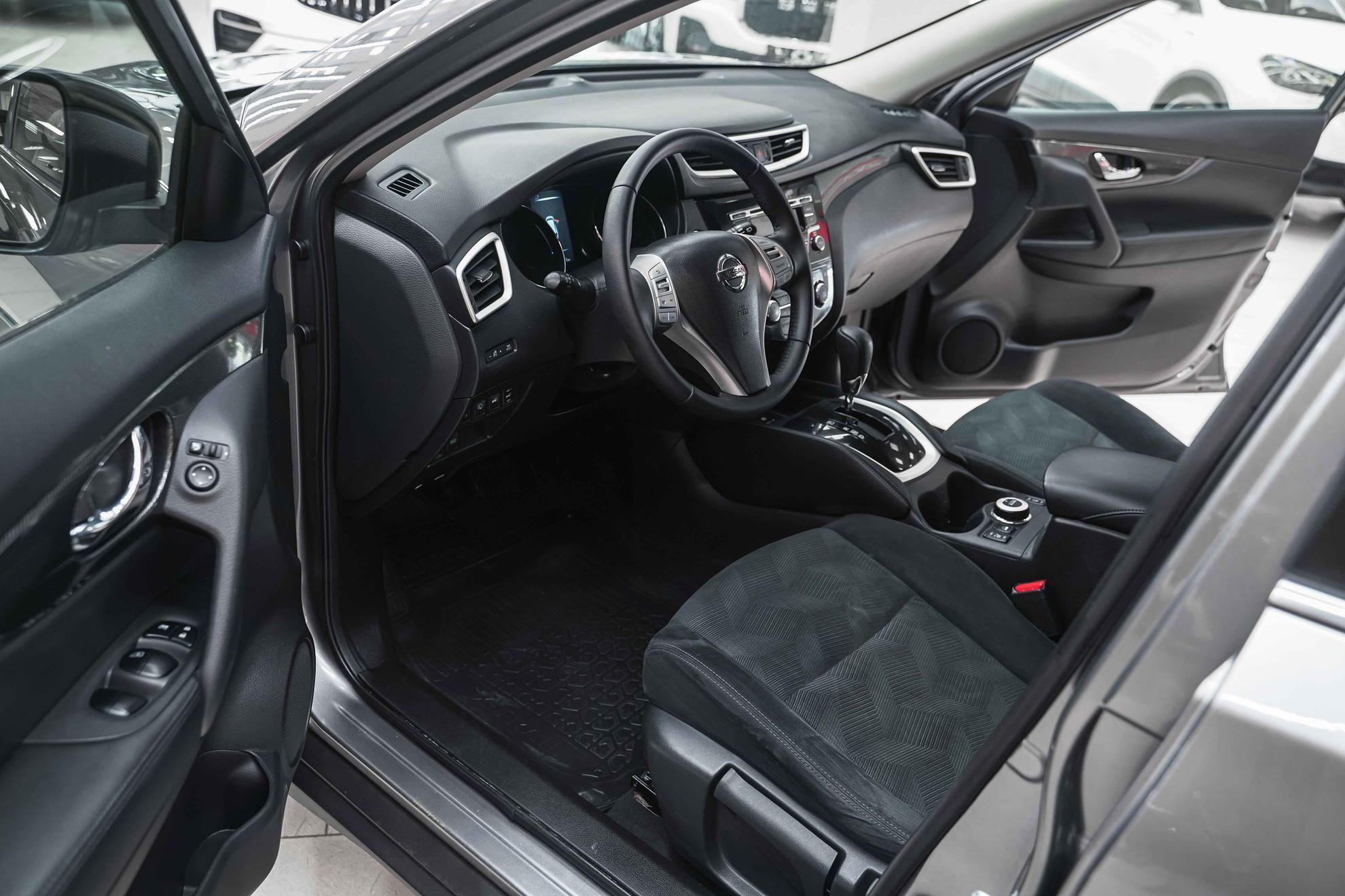 Nissan X-Trail 2016, серый, ДЦ Орехово