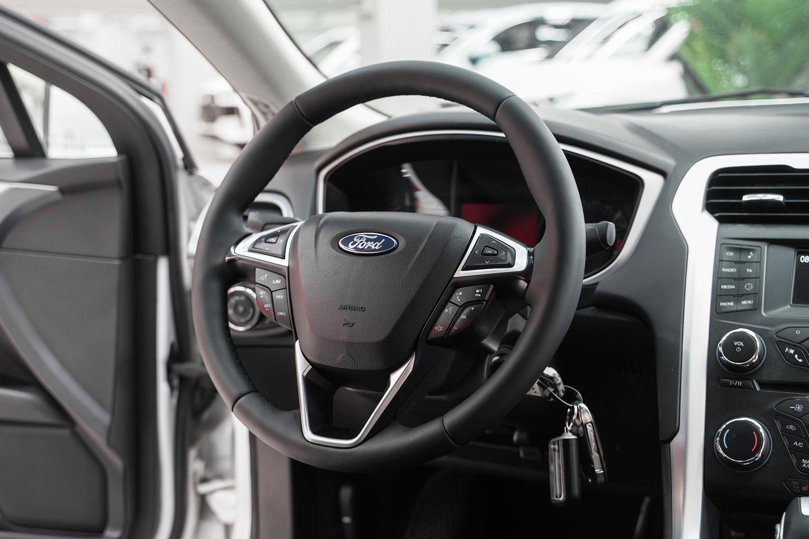 Ford Mondeo 2015, белый, ДЦ Орехово