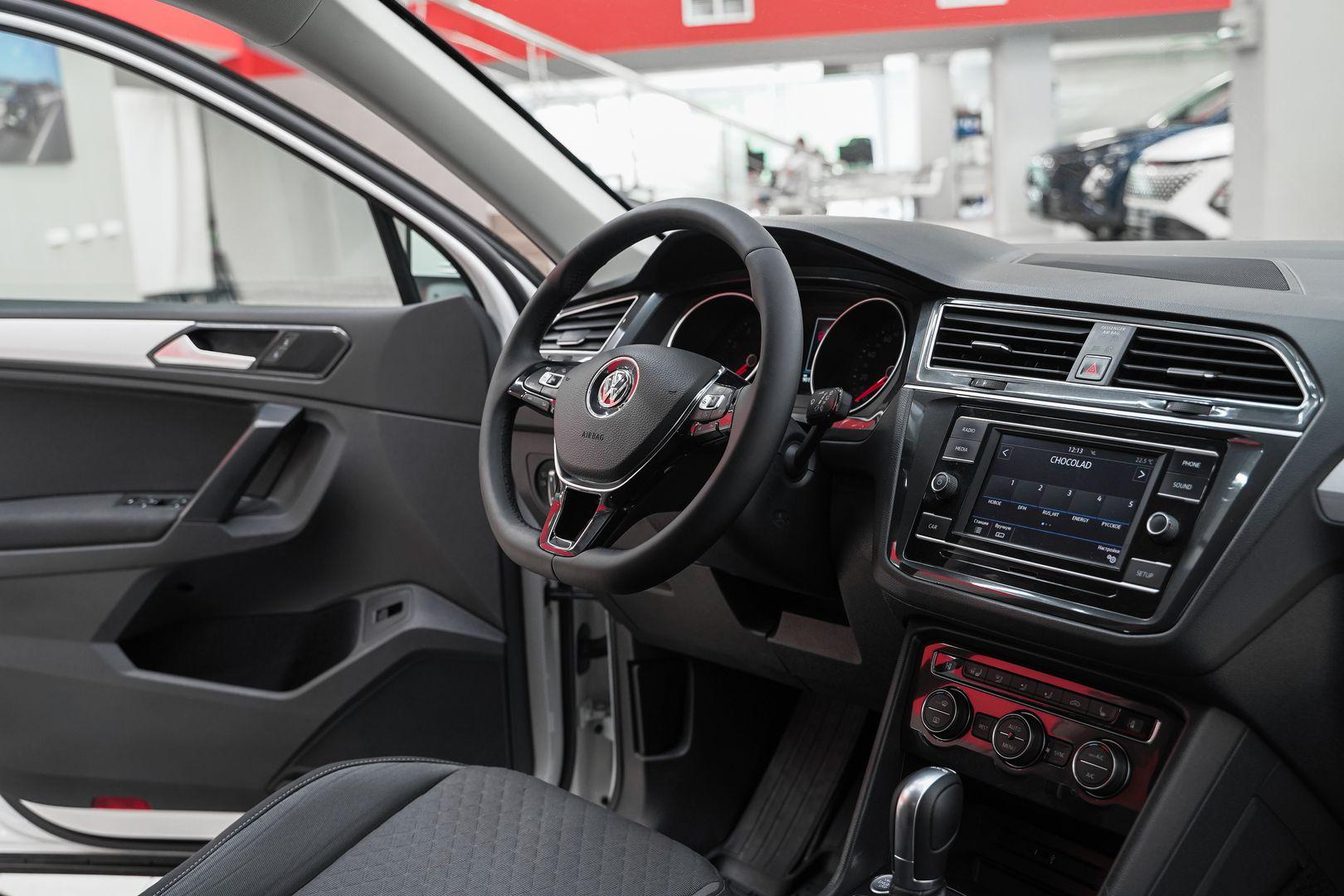 Volkswagen Tiguan 2017, белый, ДЦ Орехово