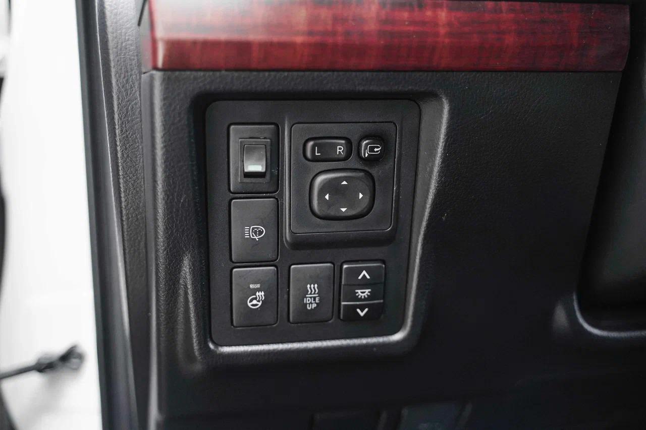 Toyota Land Cruiser Prado 2016, белый, ДЦ Орехово