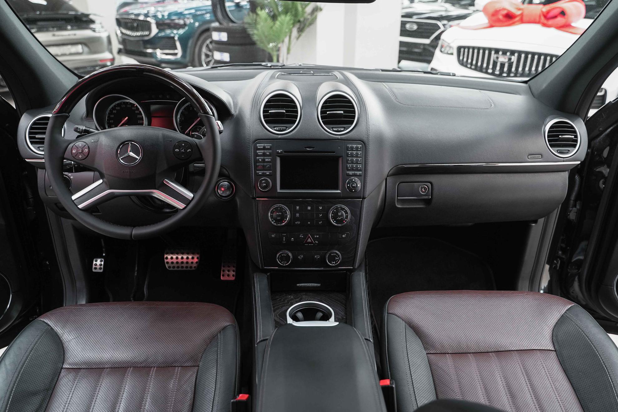 Mercedes-Benz GL-Класс 2011, черный, ДЦ Орехово
