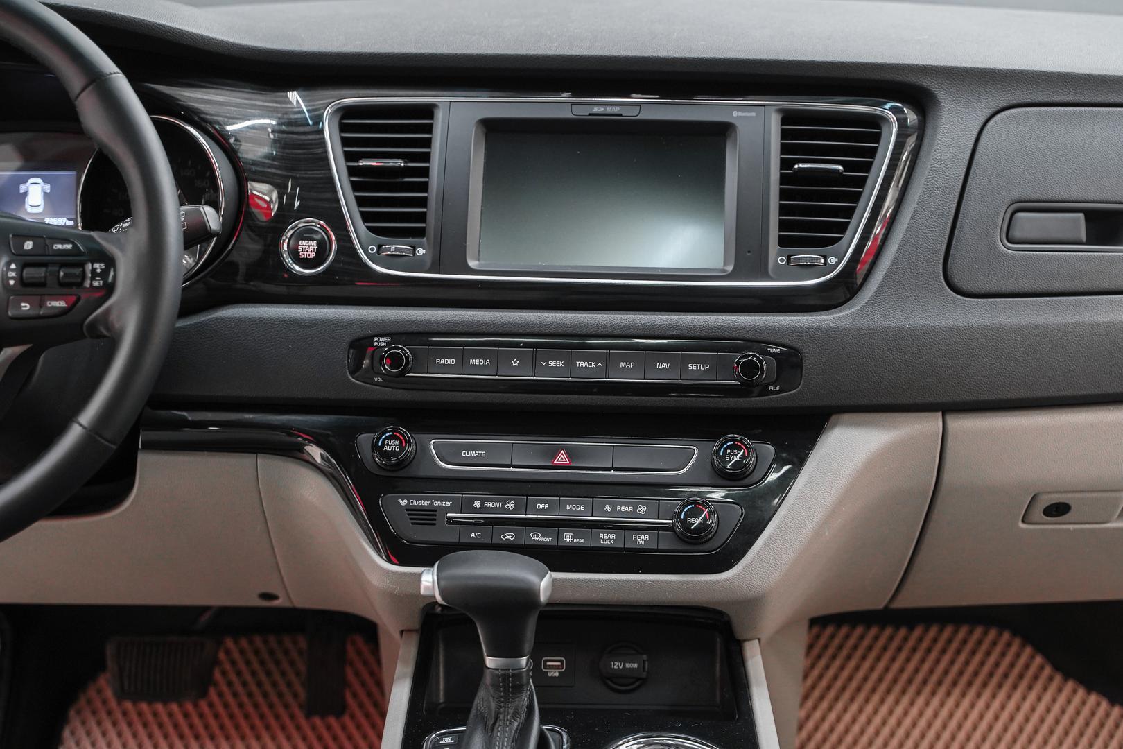 Kia Carnival 2019, белый, ДЦ Орехово