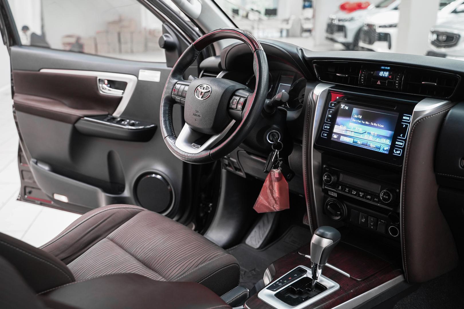 Toyota Fortuner 2017, коричневый, ДЦ Орехово