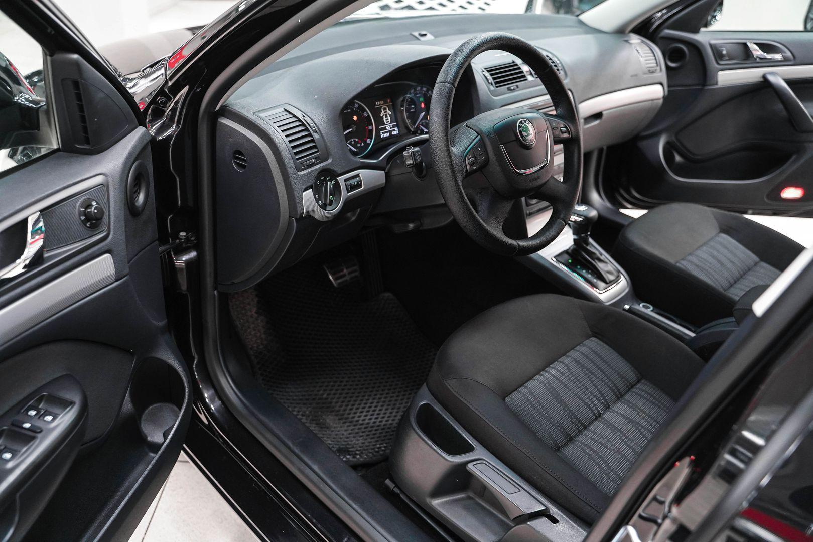 Skoda Octavia 2013, черный, ДЦ Орехово
