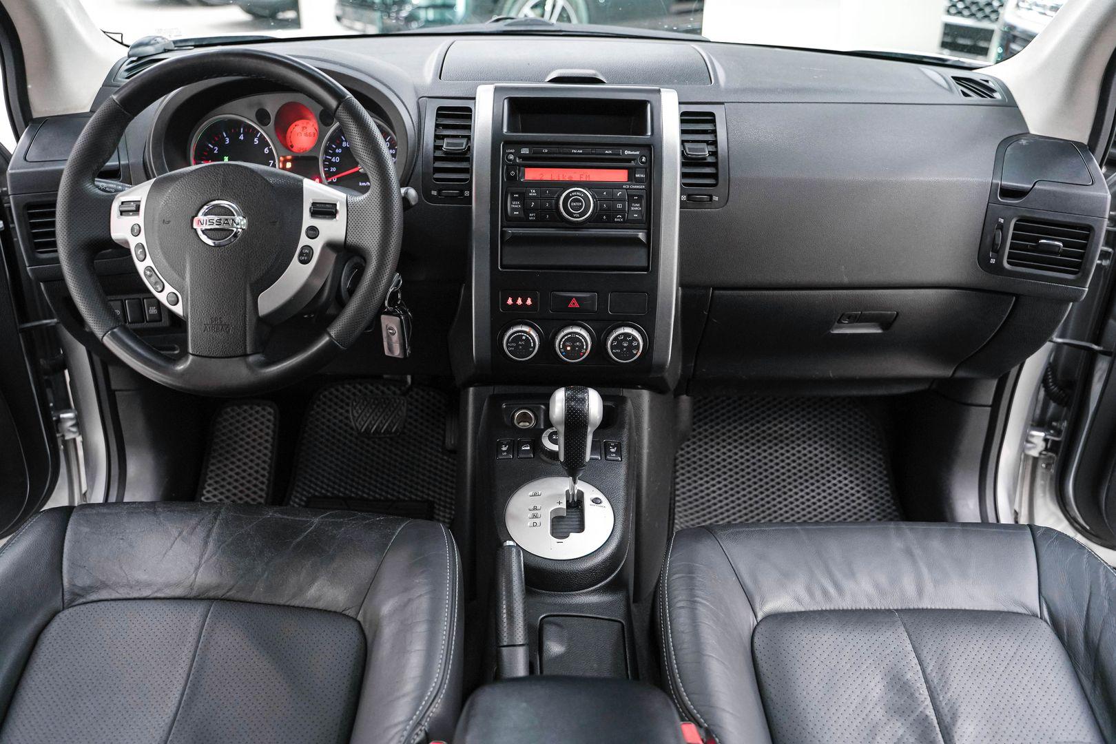 Nissan X-Trail 2010, серебряный, ДЦ Орехово