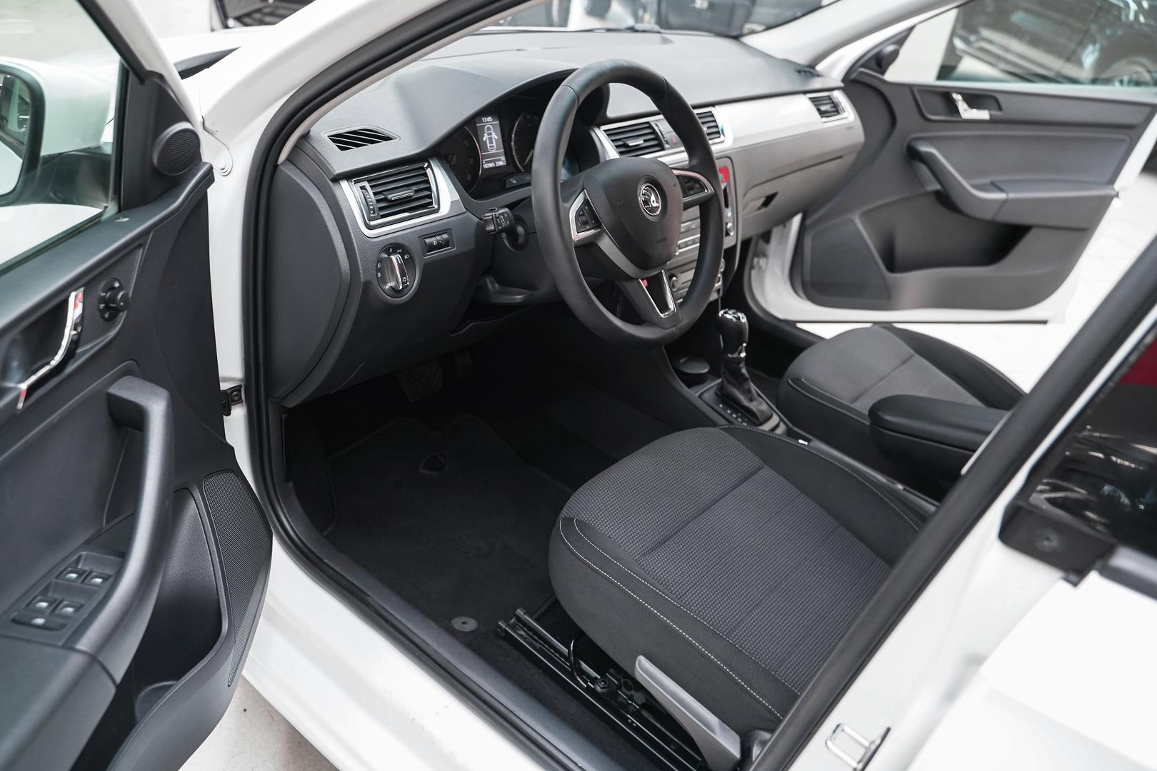 Skoda Rapid 2015, белый, ДЦ Орехово