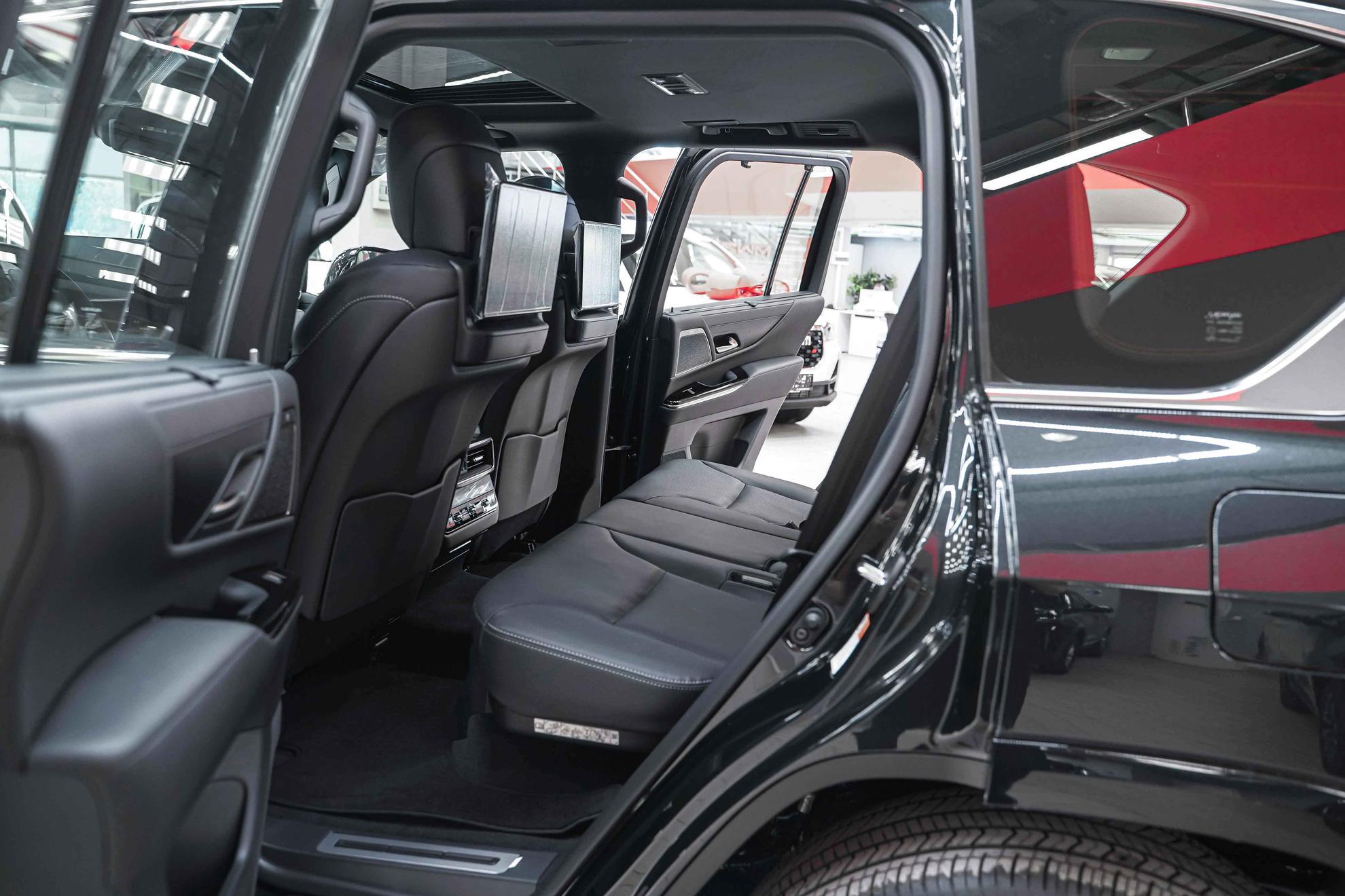 Lexus LX 2026, черный, ДЦ Орехово