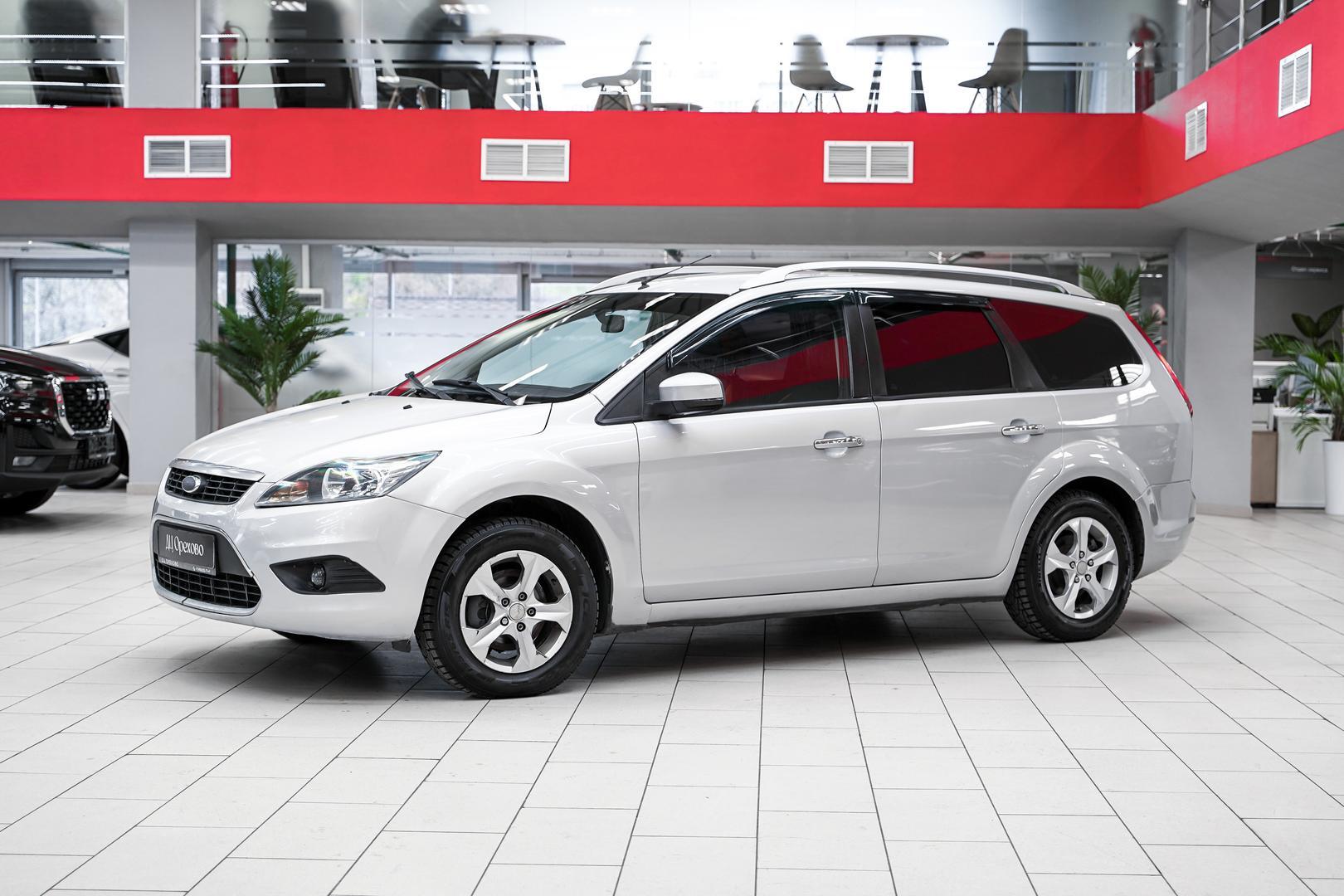 Ford Focus 2010, серебряный, ДЦ Орехово