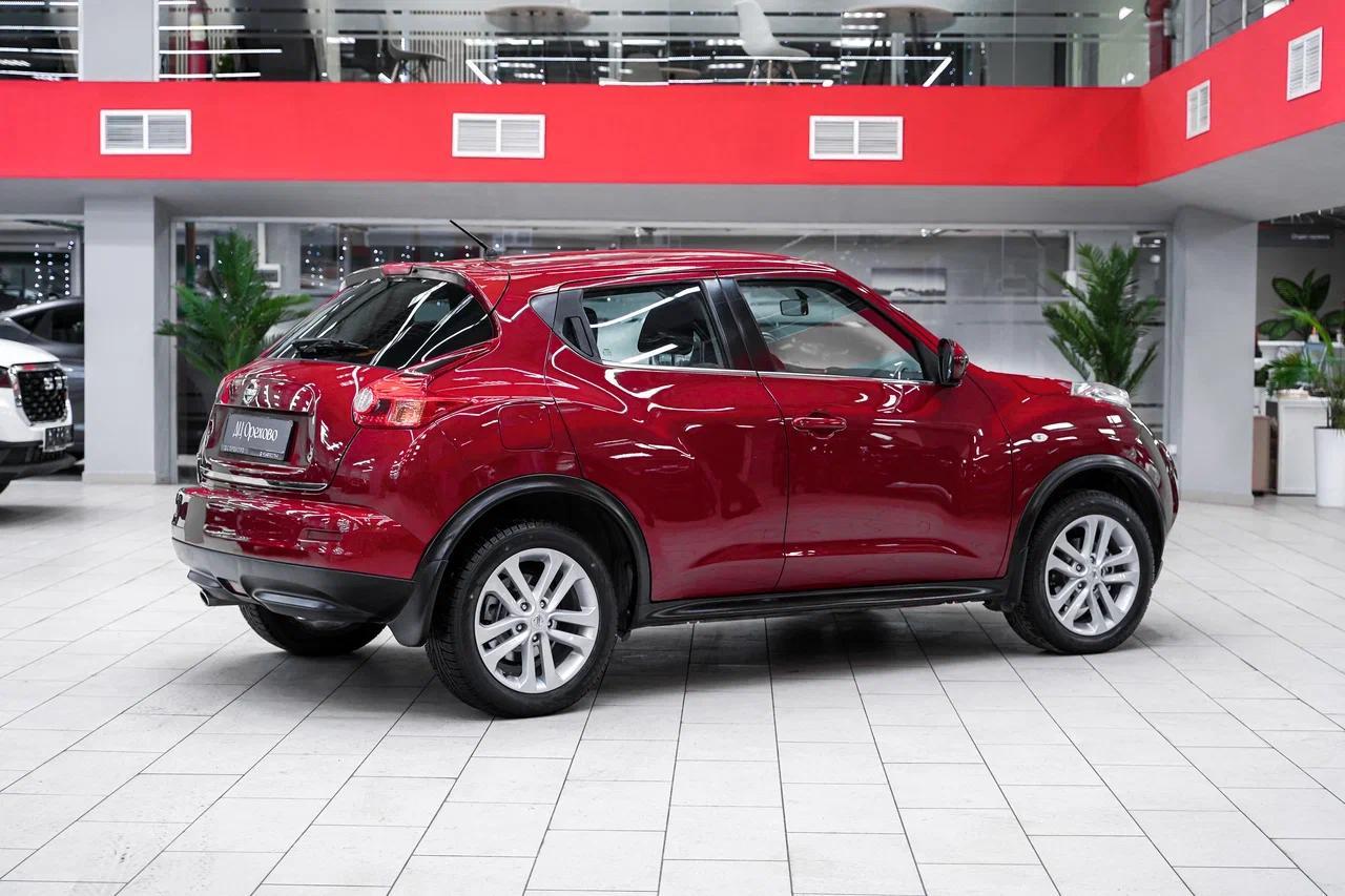 Nissan Juke 2014, красный, ДЦ Орехово