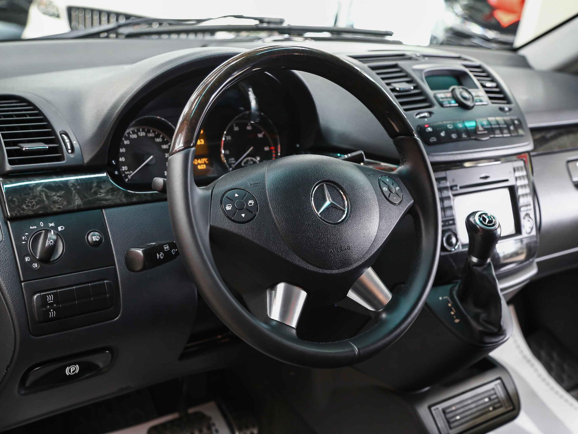 Mercedes-Benz Viano 2011, черный, ДЦ Орехово