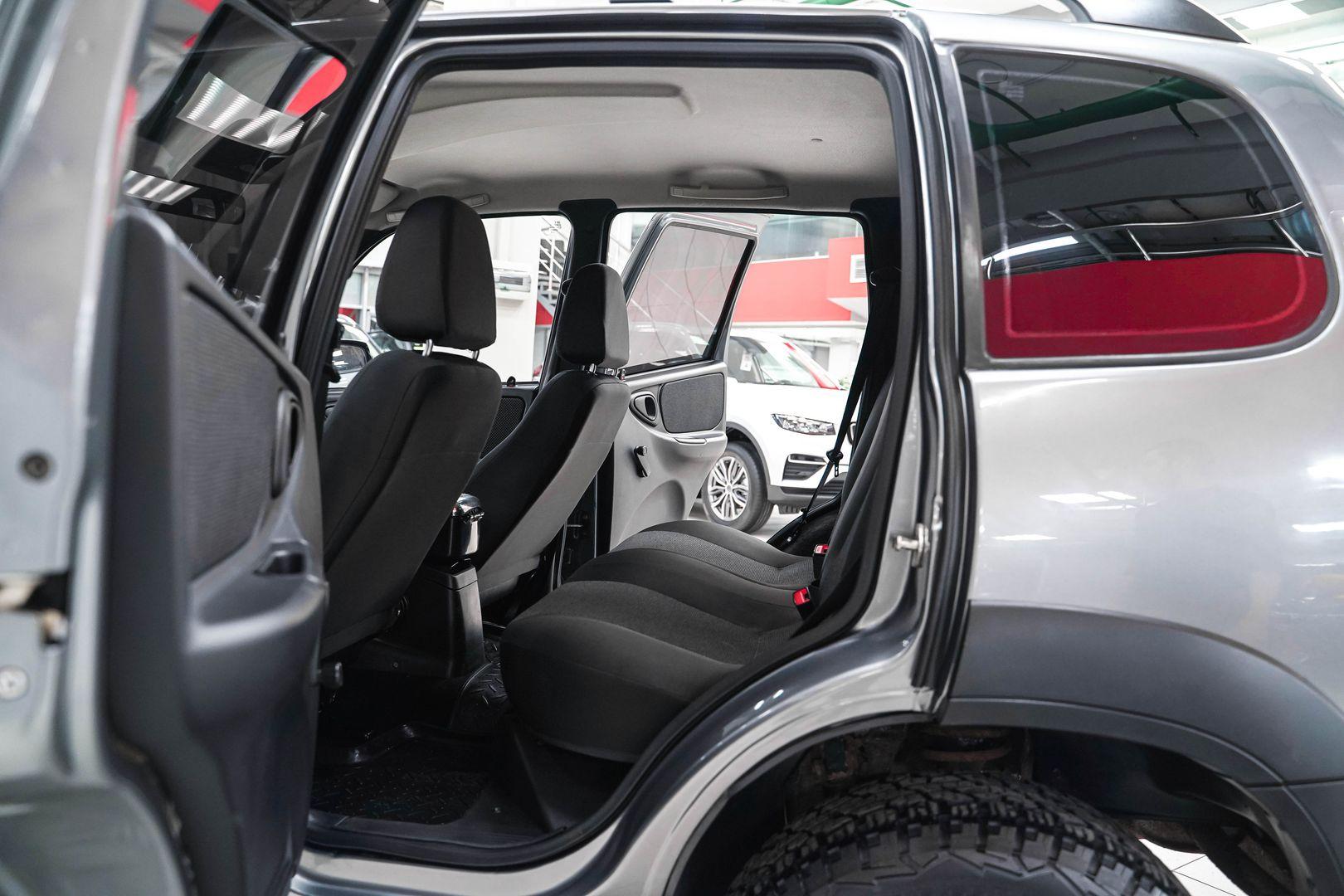 Chevrolet Niva 2013, серый, ДЦ Орехово