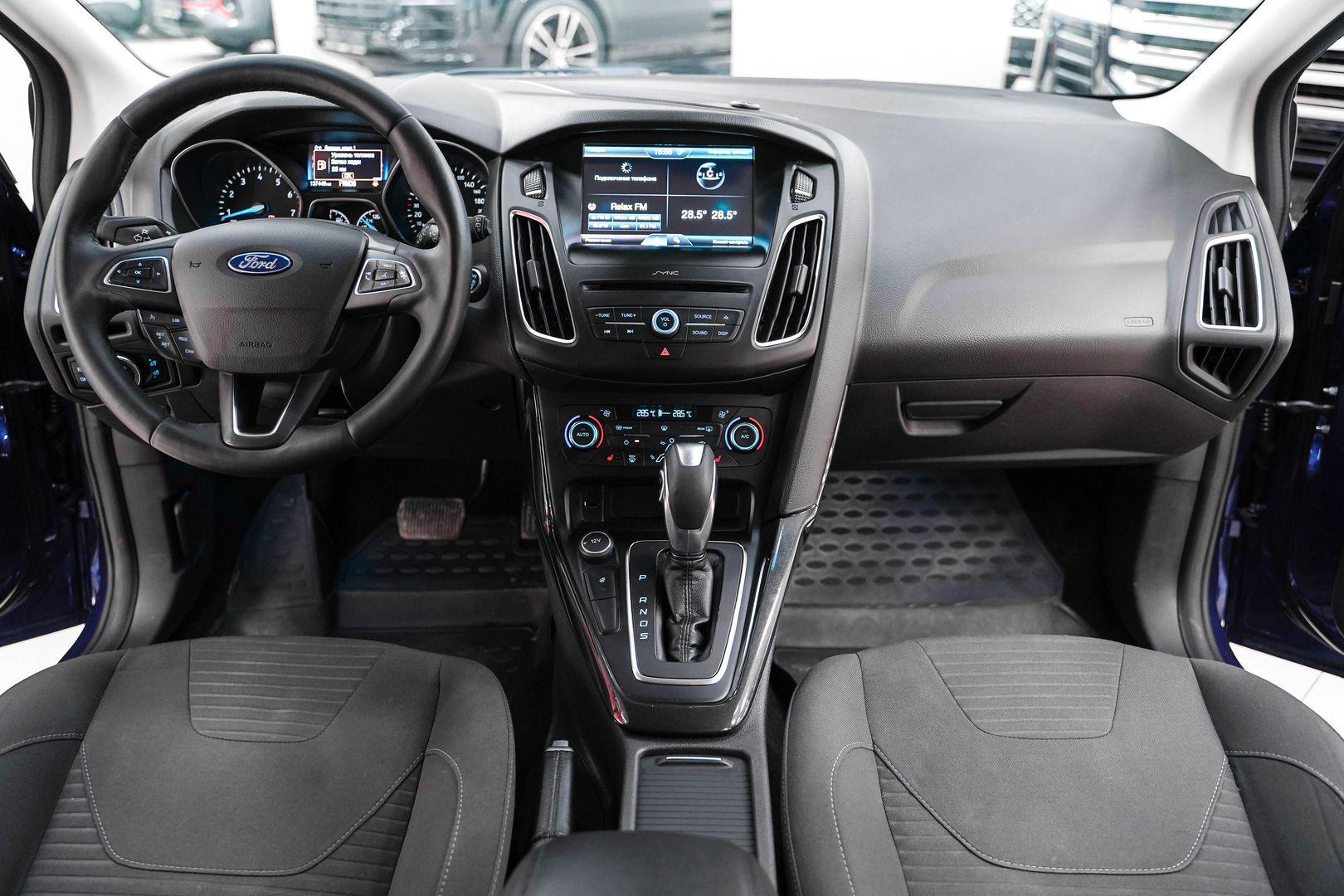 Ford Focus 2016, синий, ДЦ Орехово