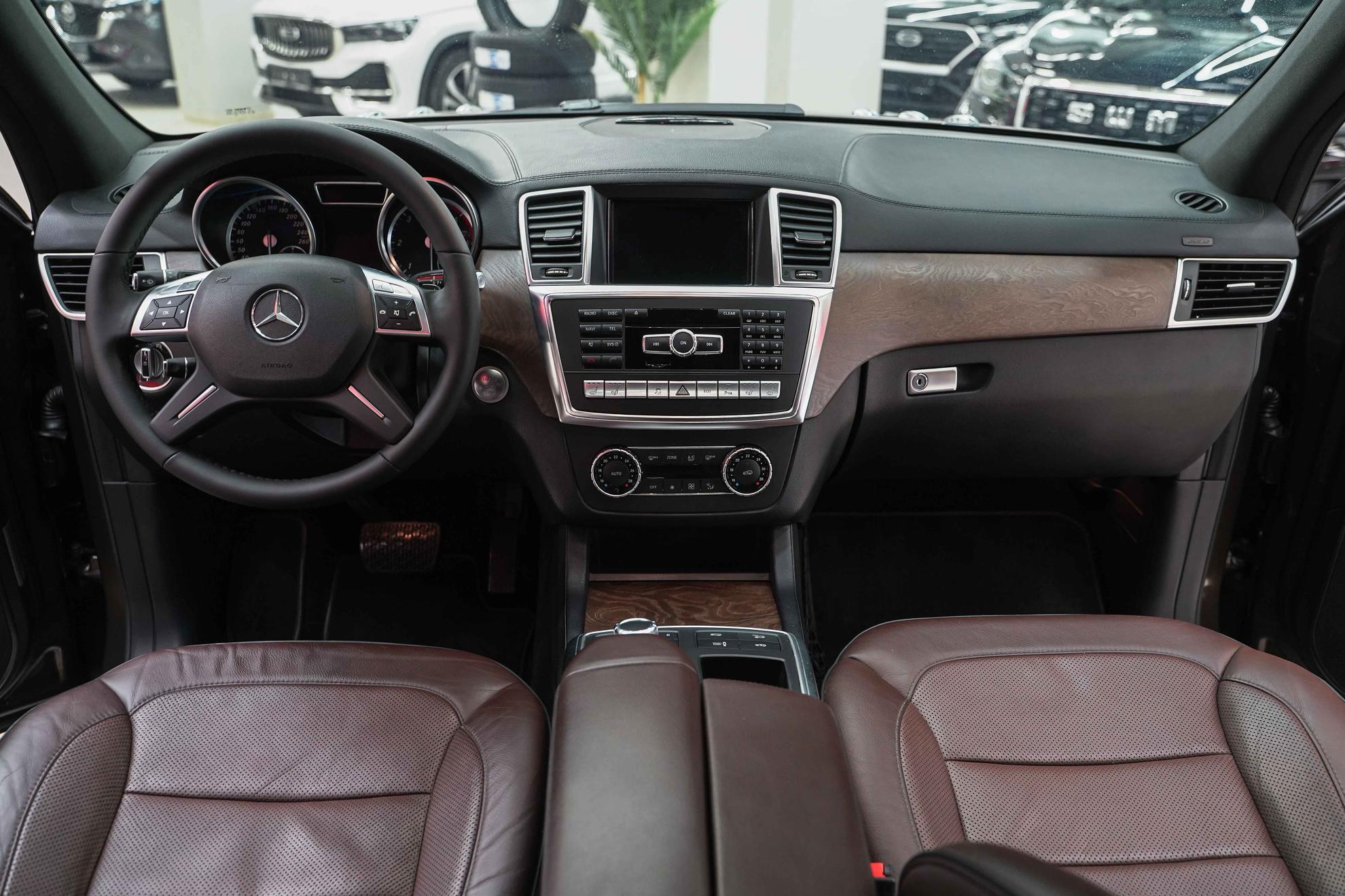 Mercedes-Benz GL-Класс 2013, коричневый, ДЦ Орехово