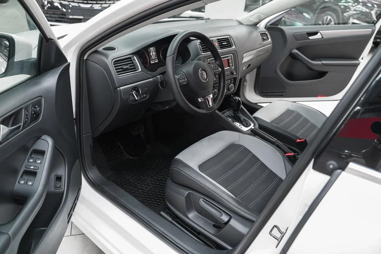 Volkswagen Jetta 2013, белый, ДЦ Орехово