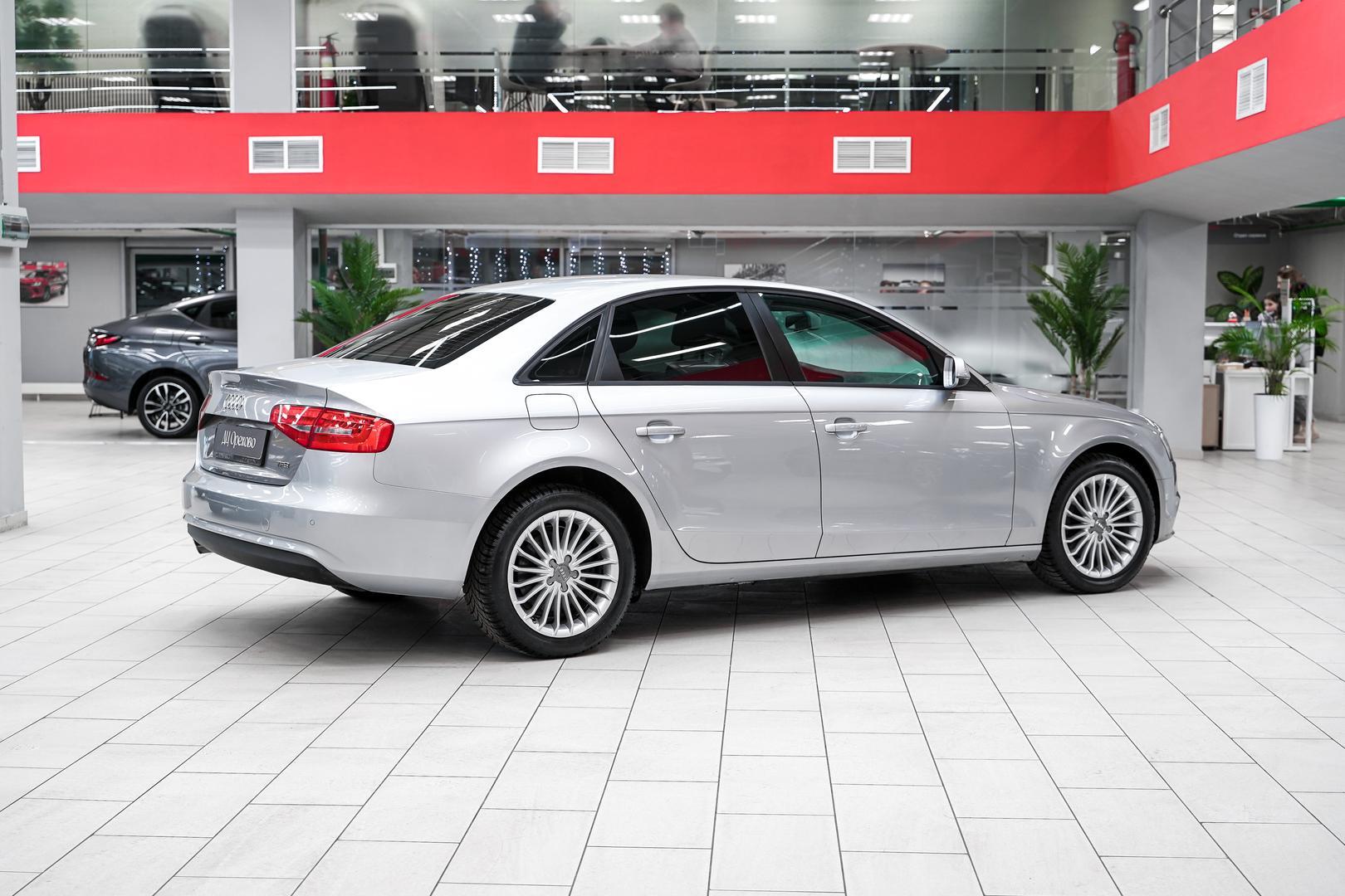 Audi A4 2014, серебряный, ДЦ Орехово