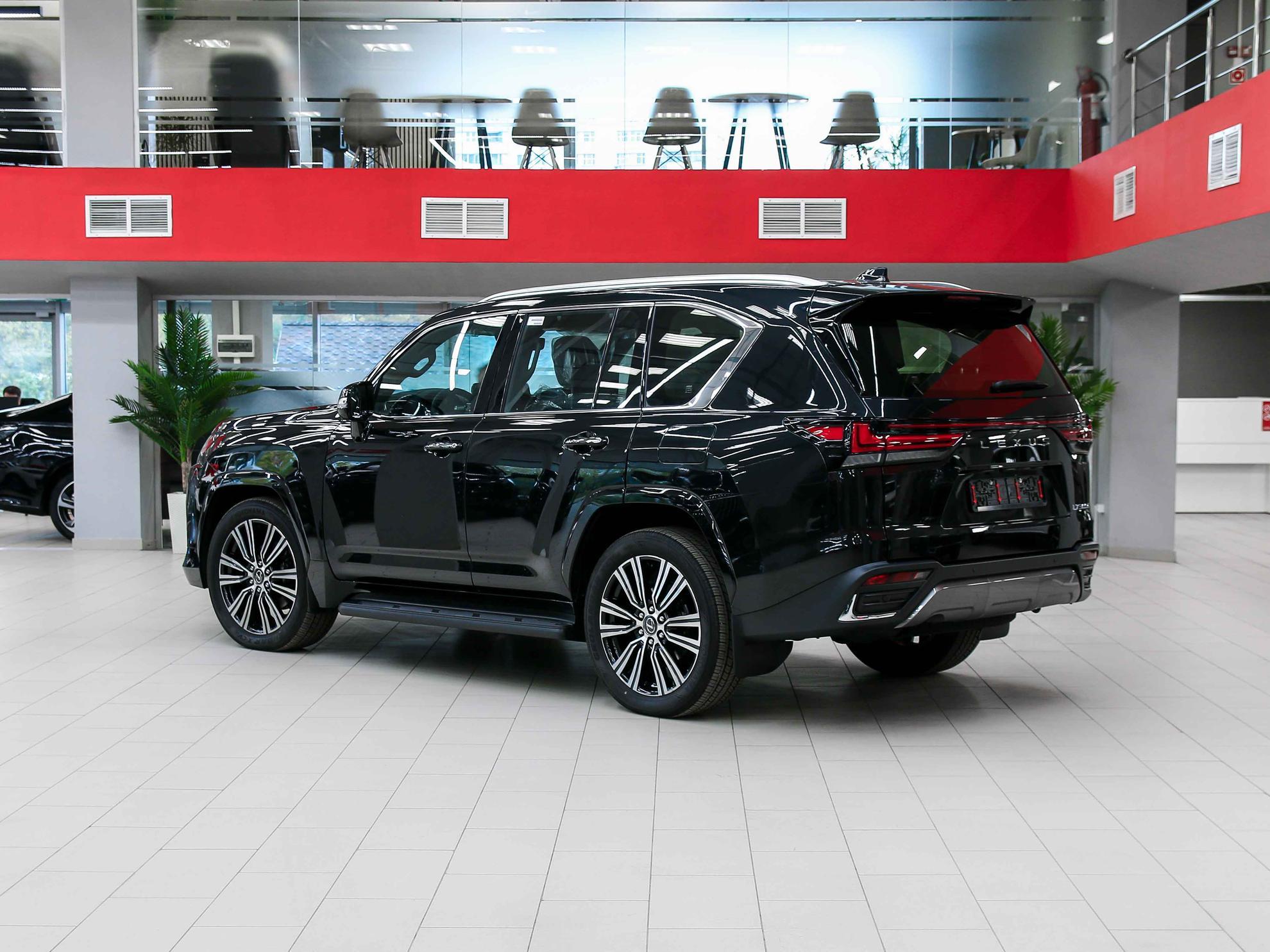 Lexus LX 2026, черный, ДЦ Орехово