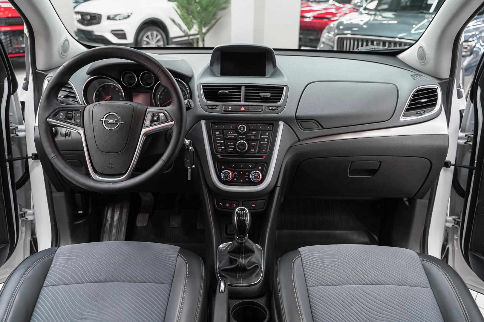 Opel Mokka 2013, белый, ДЦ Орехово