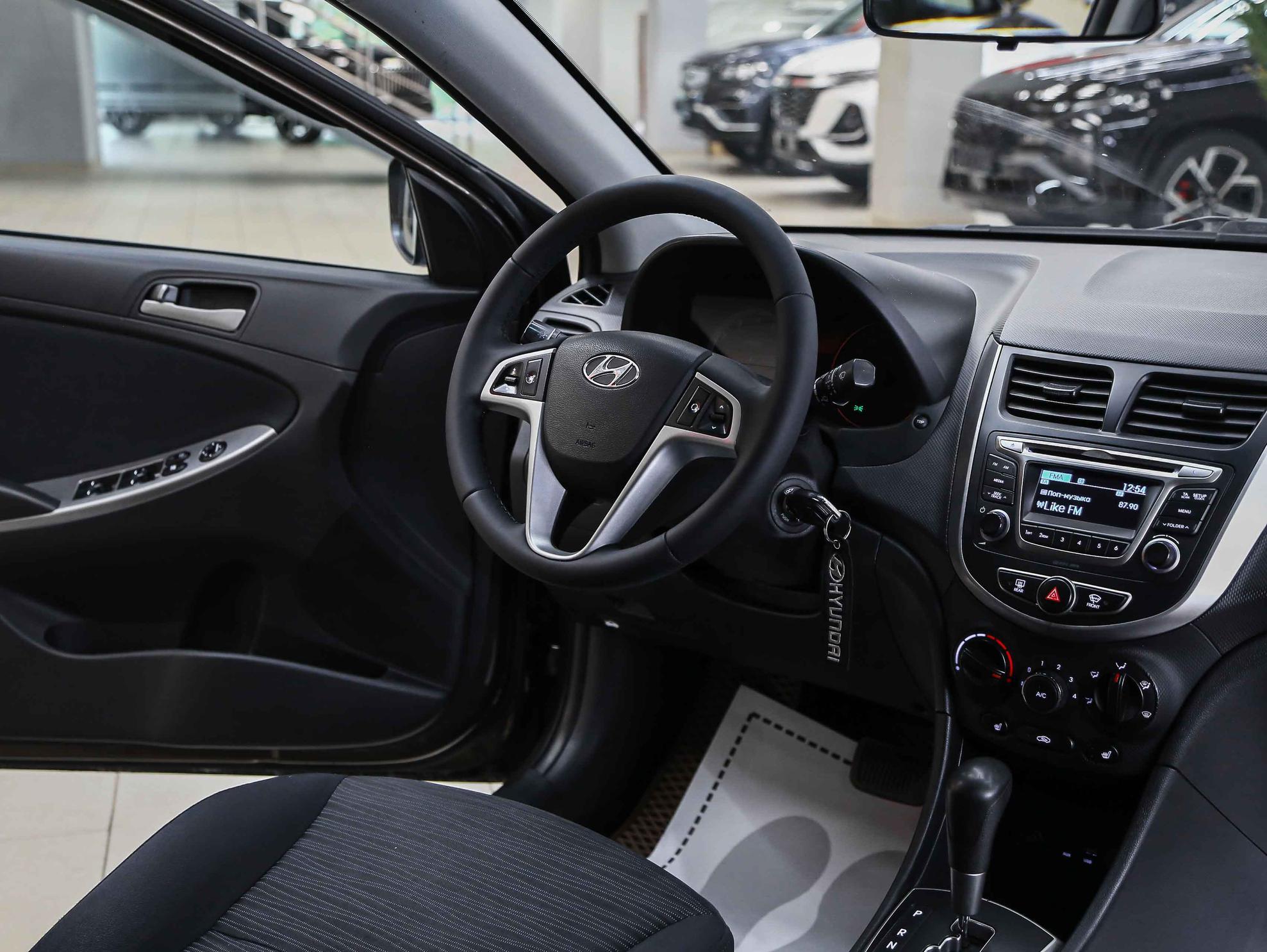 Hyundai Solaris 2014, коричневый, ДЦ Орехово