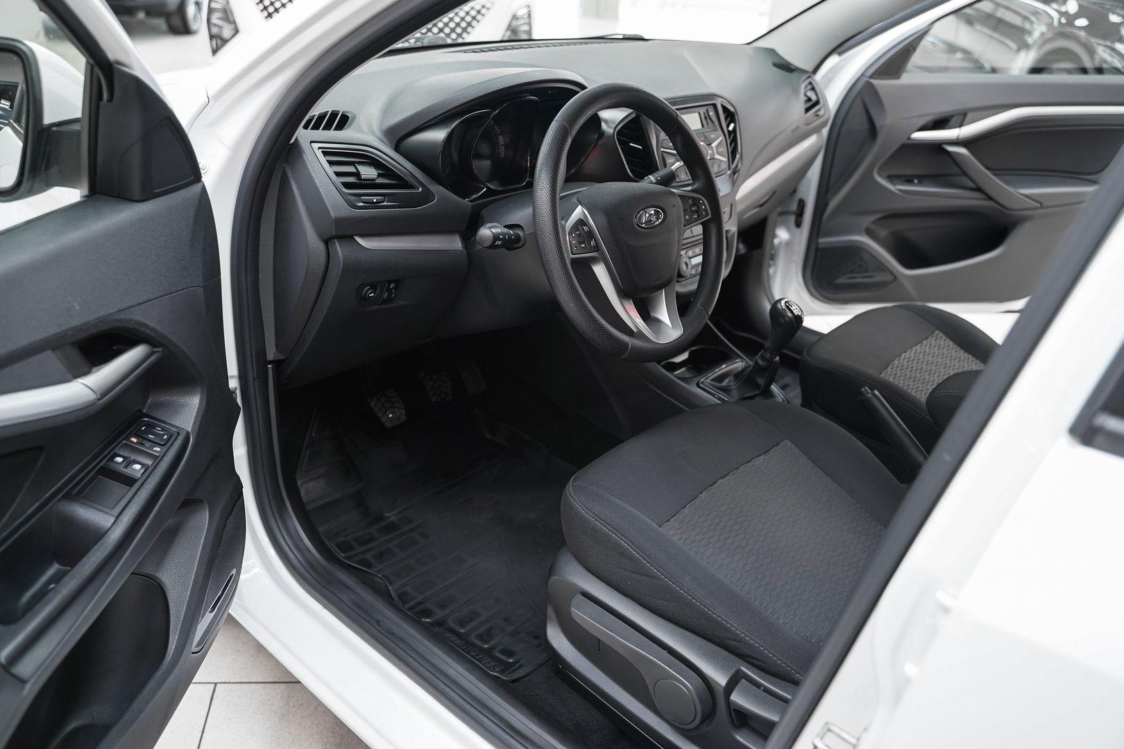 LADA (ВАЗ) Vesta 2018, белый, ДЦ Орехово