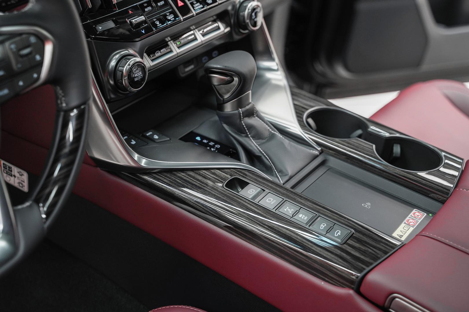 Lexus LX 2025, черный, ДЦ Орехово