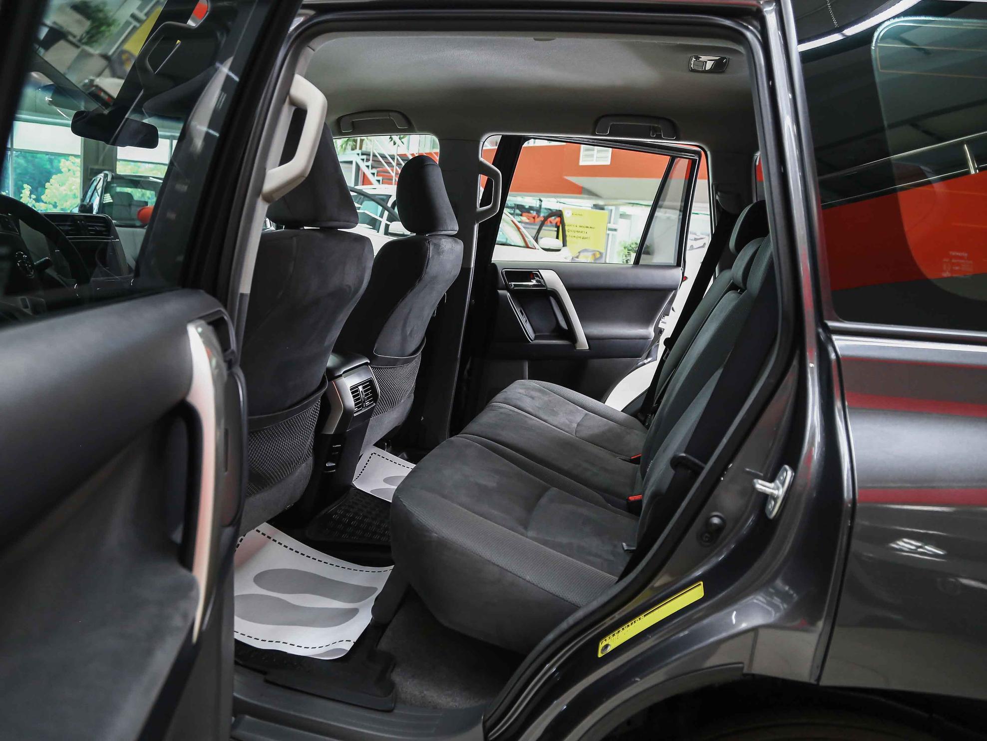 Toyota Land Cruiser Prado 2011, серый, ДЦ Орехово