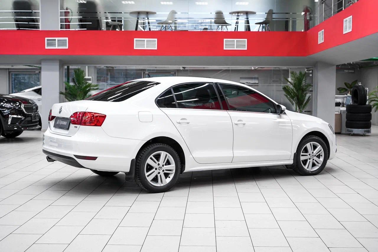 Volkswagen Jetta 2013, белый, ДЦ Орехово