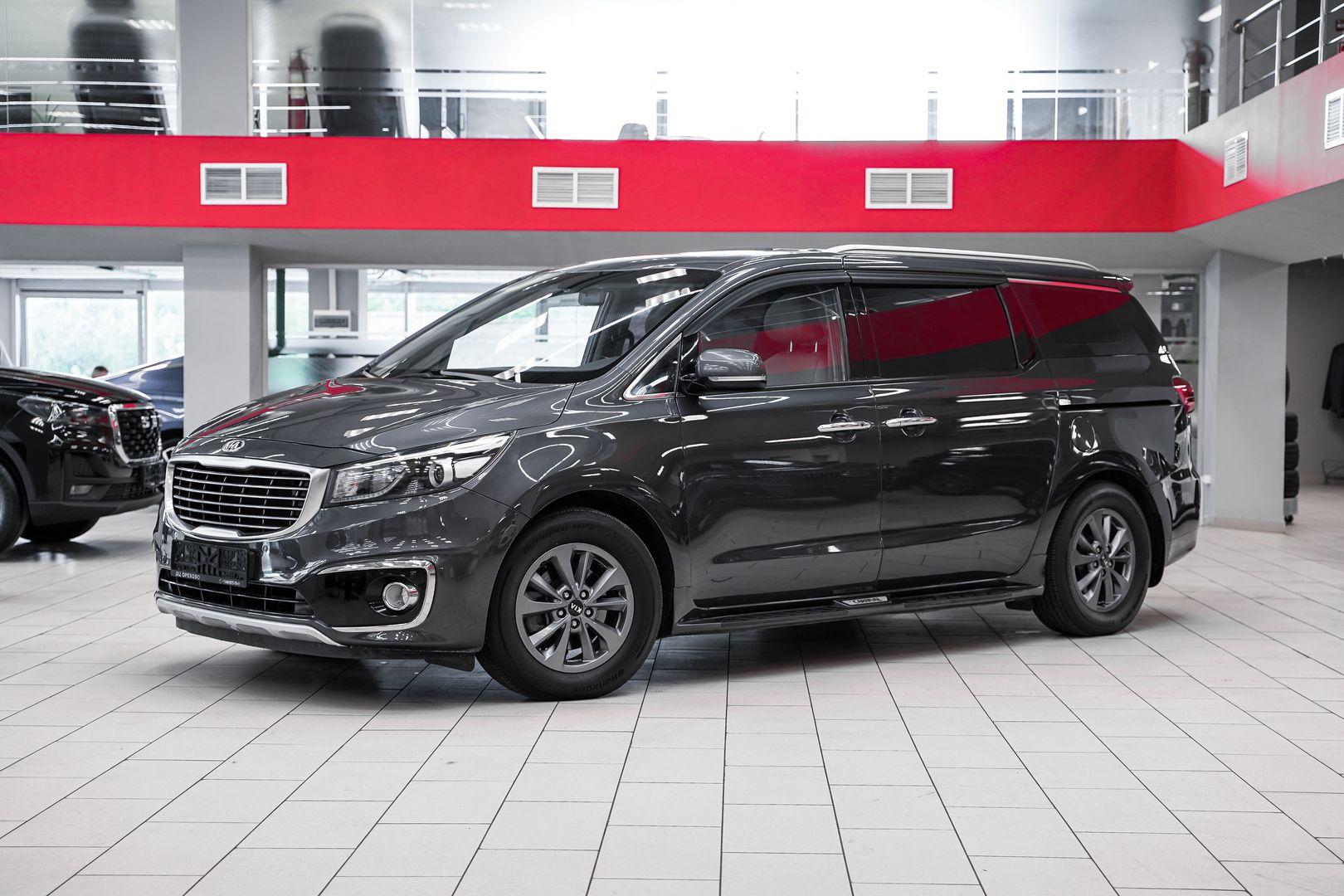 Kia Carnival 2016, серый, ДЦ Орехово
