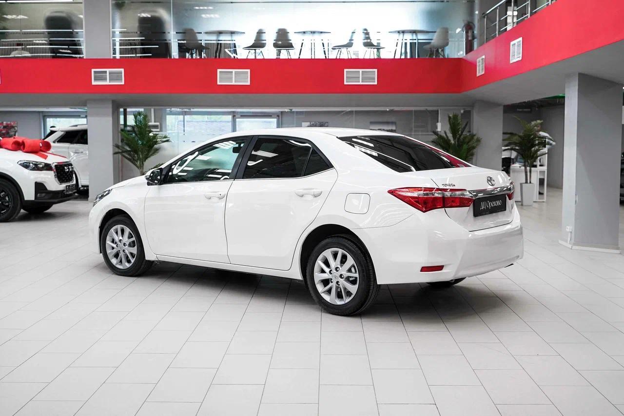 Toyota Corolla 2013, белый, ДЦ Орехово