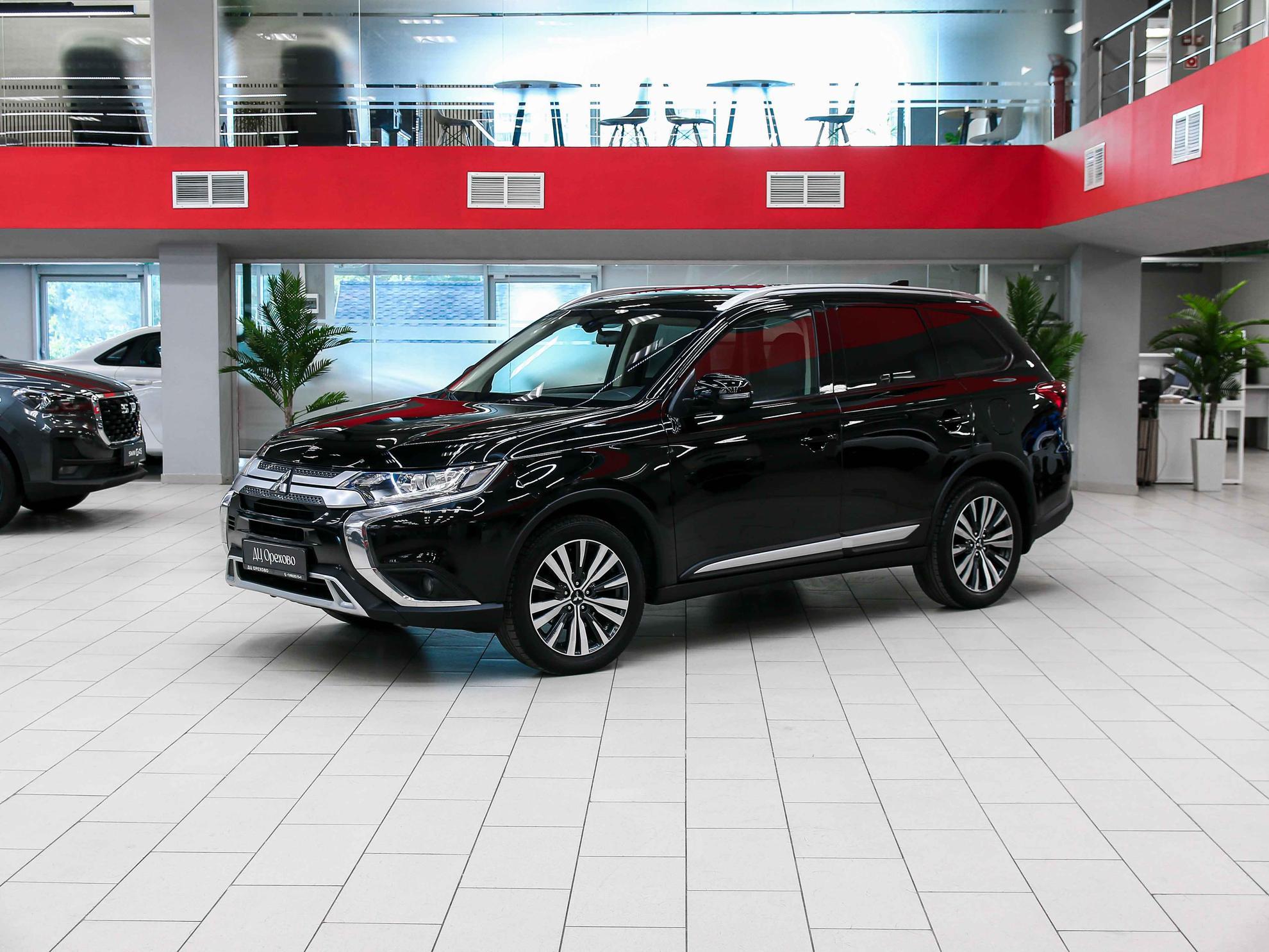 Mitsubishi Outlander 2019, черный, ДЦ Орехово