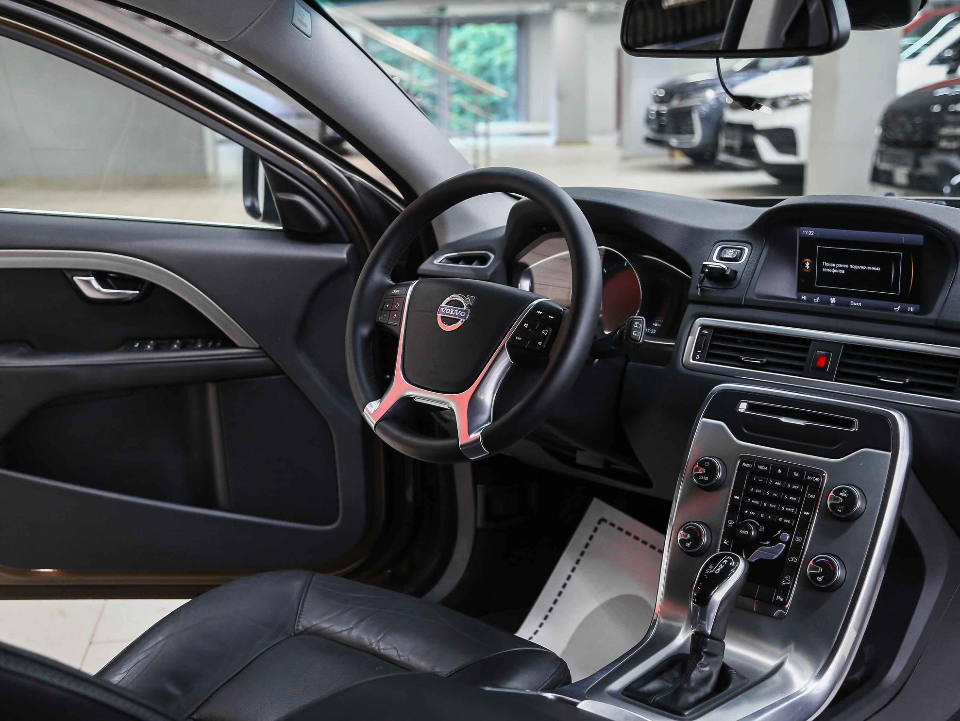 Volvo XC70 2013, серый, ДЦ Орехово