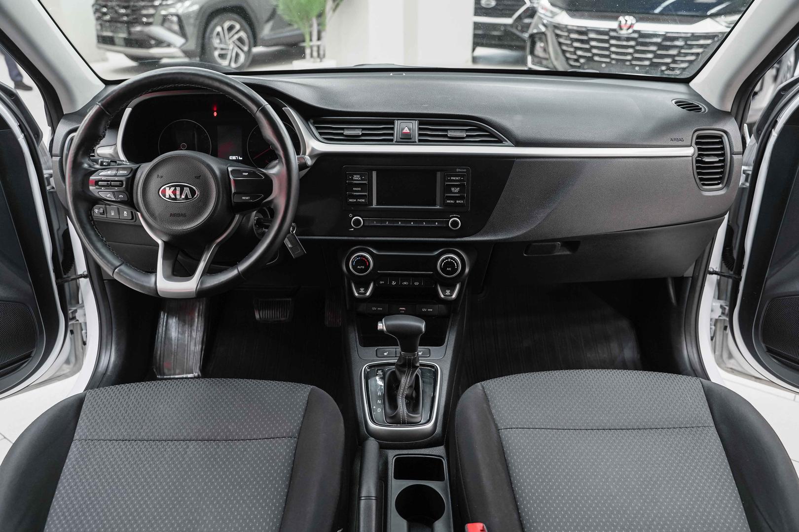 Kia Rio 2021, белый, ДЦ Орехово