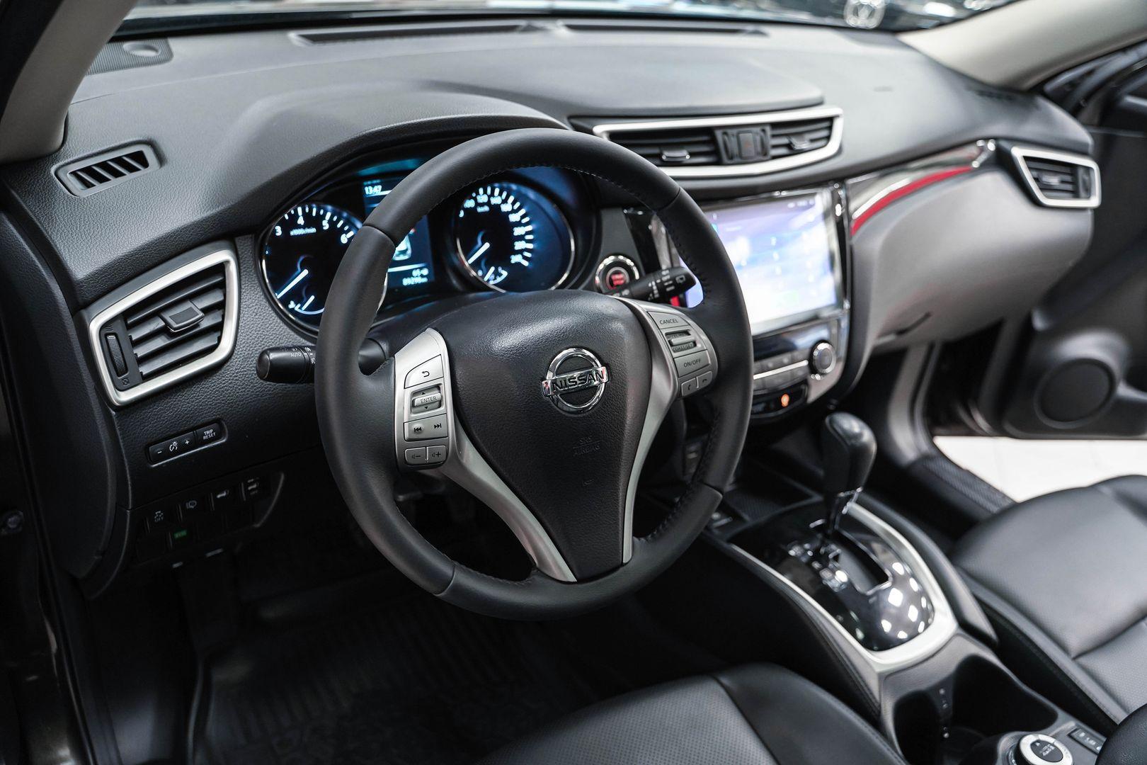 Nissan X-Trail 2016, зеленый, ДЦ Орехово