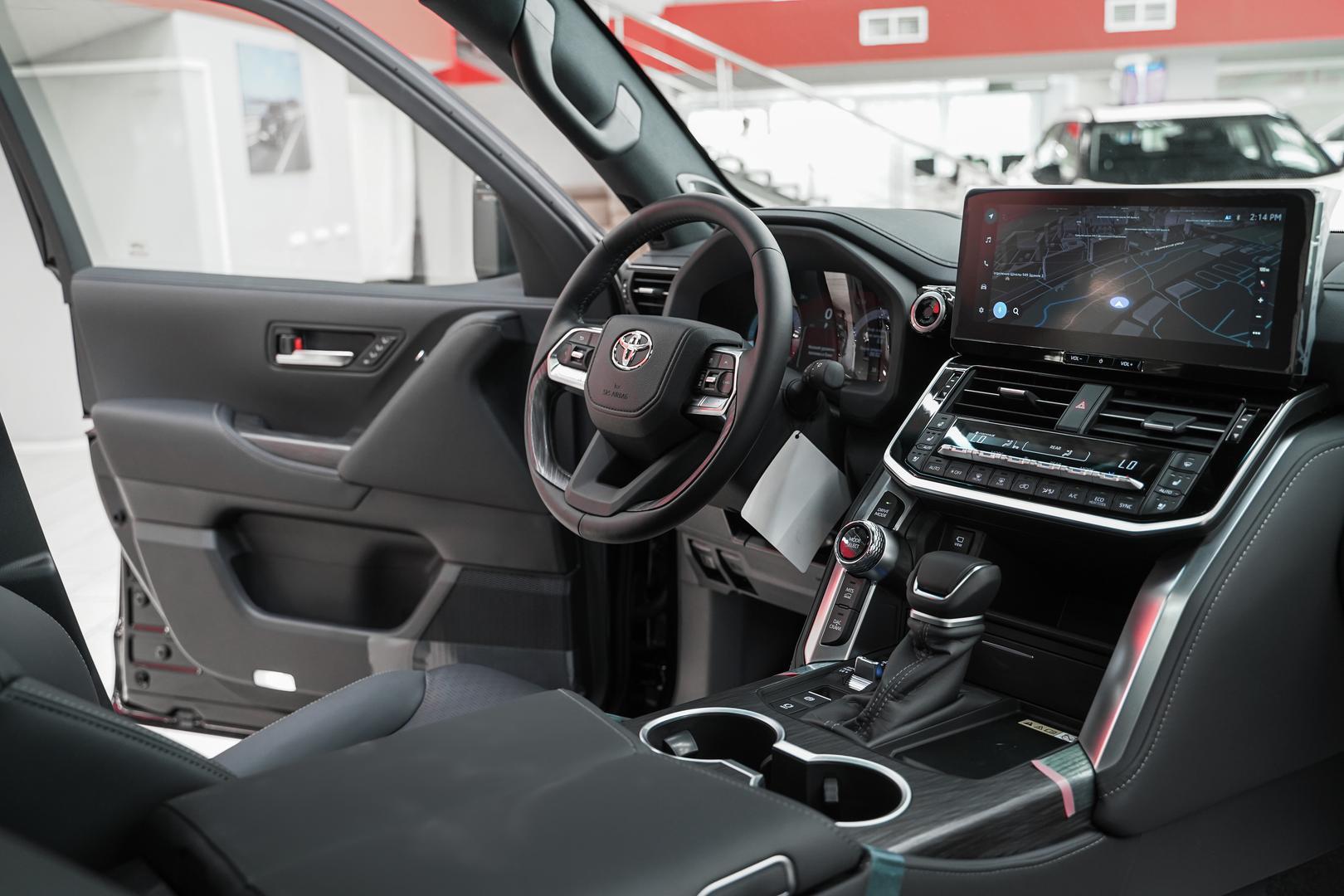 Toyota Land Cruiser 2025, черный, ДЦ Орехово