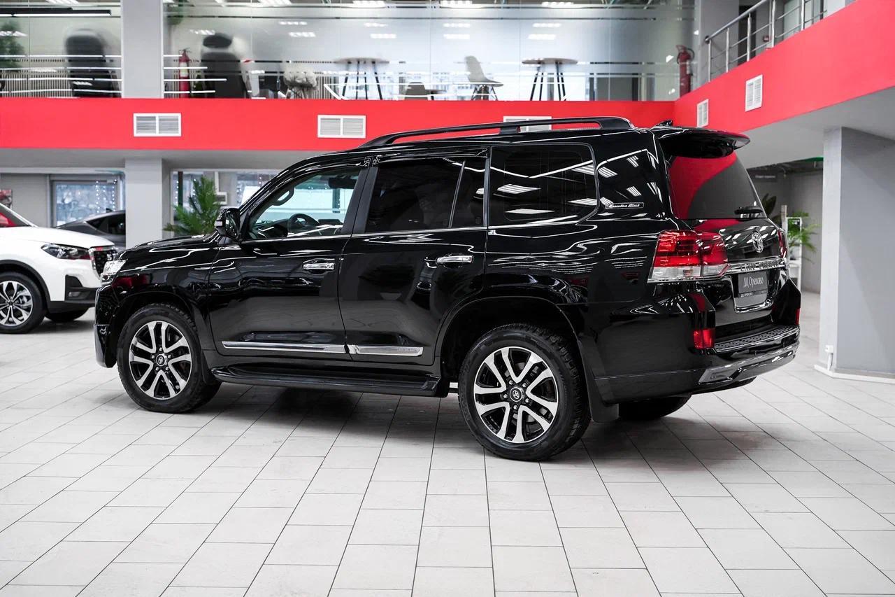 Toyota Land Cruiser 2015, черный, ДЦ Орехово