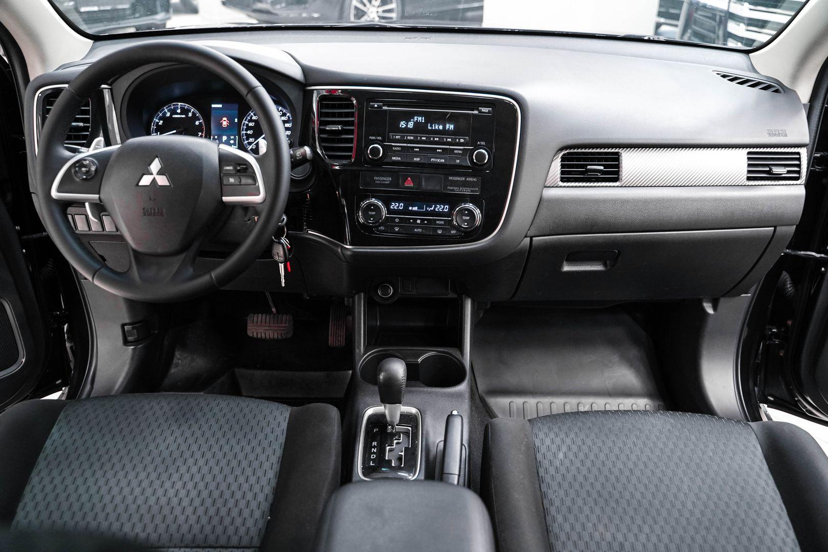 Mitsubishi Outlander 2014, черный, ДЦ Орехово
