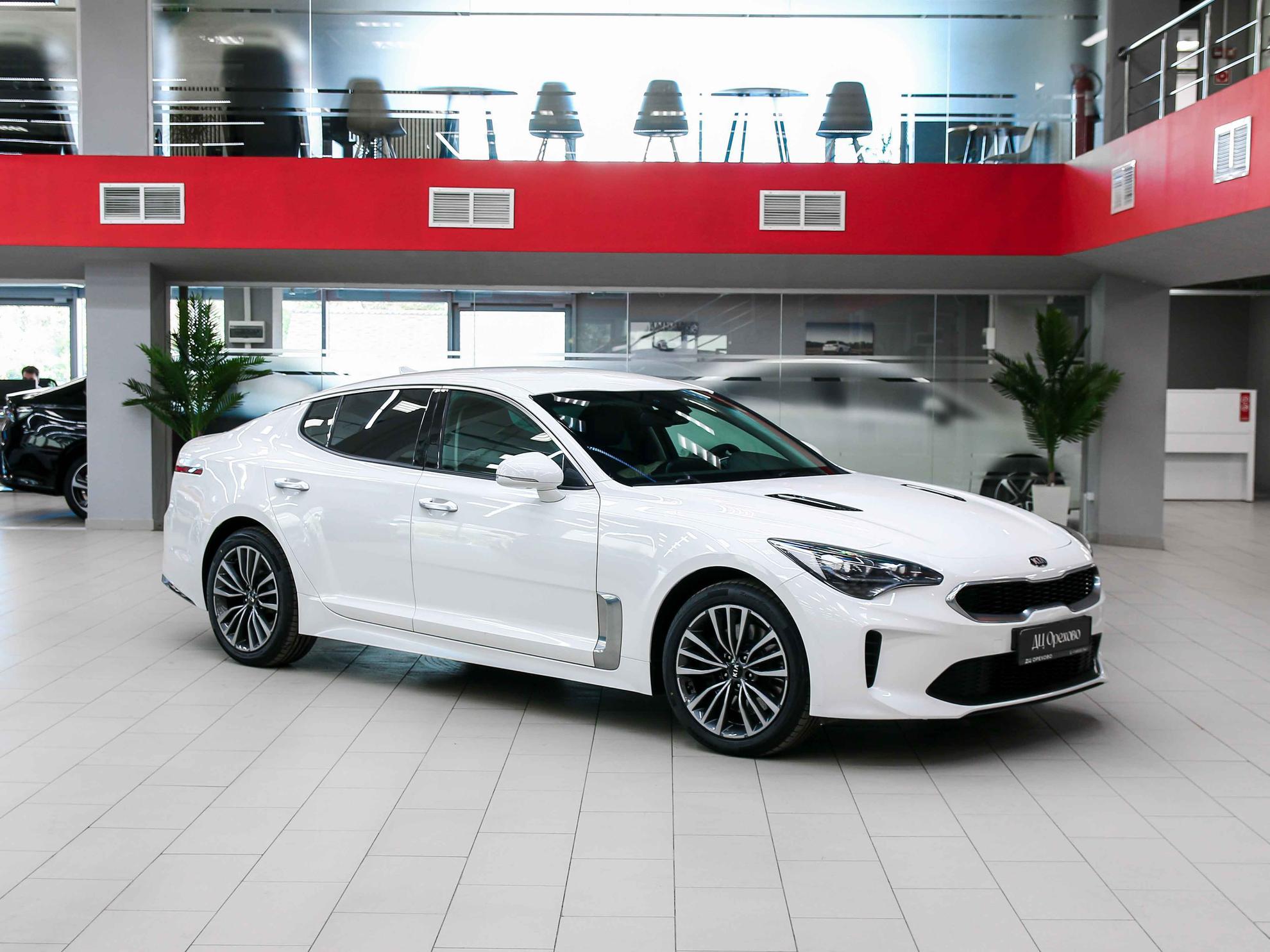 Kia Stinger 2018, белый, ДЦ Орехово