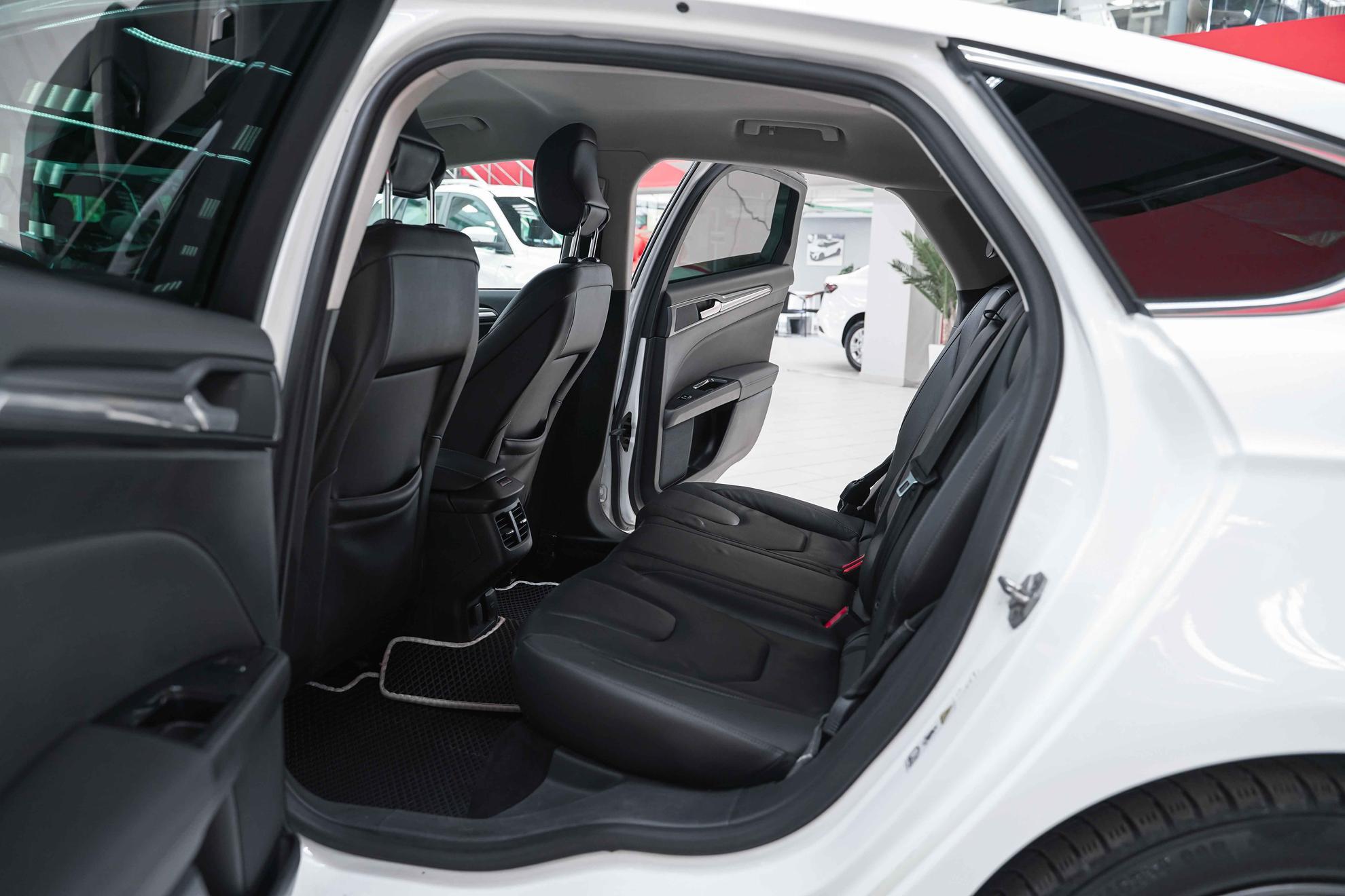 Ford Mondeo 2014, белый, ДЦ Орехово