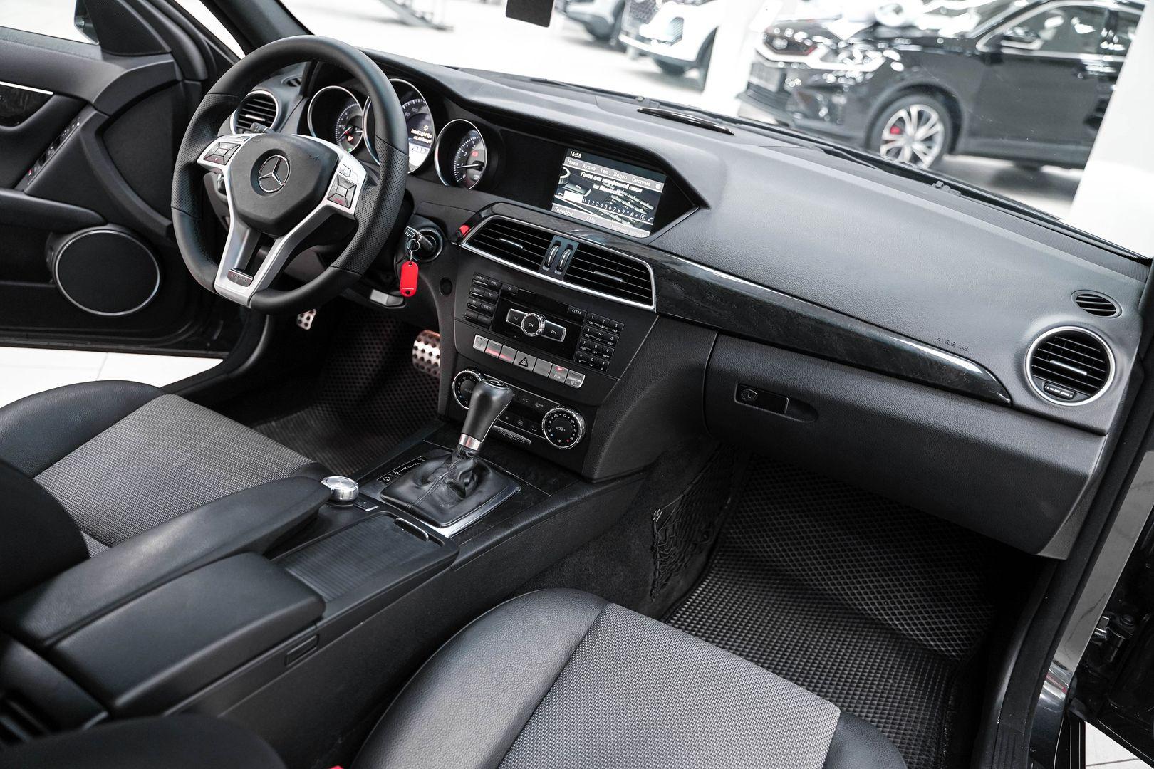 Mercedes-Benz C-Класс 2011, черный, ДЦ Орехово